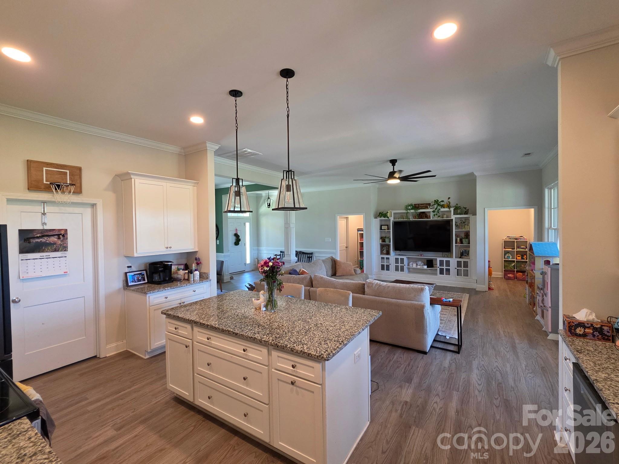 4653 Simpson Road — Edgemoor