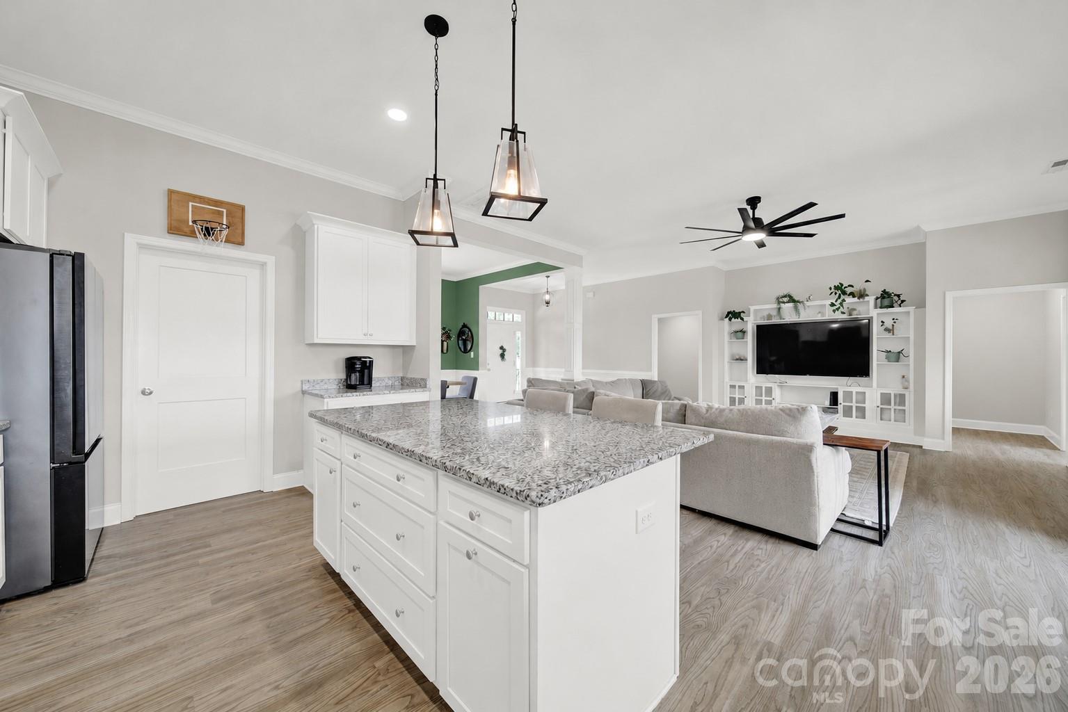4653 Simpson Road — Edgemoor