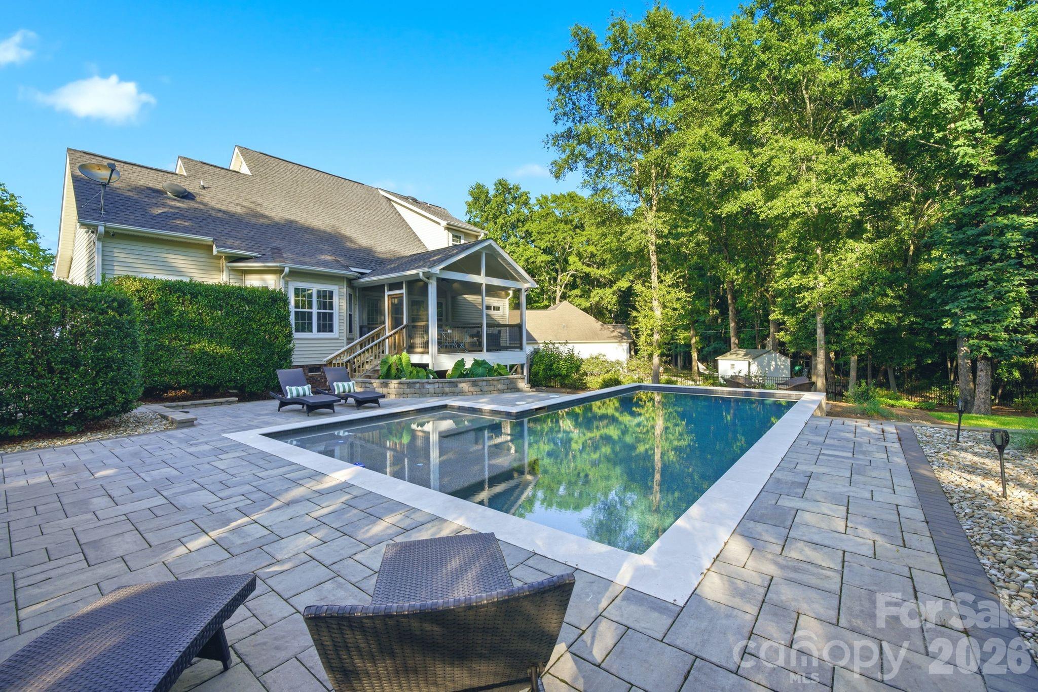122 Friendfield Drive — Fort Mill