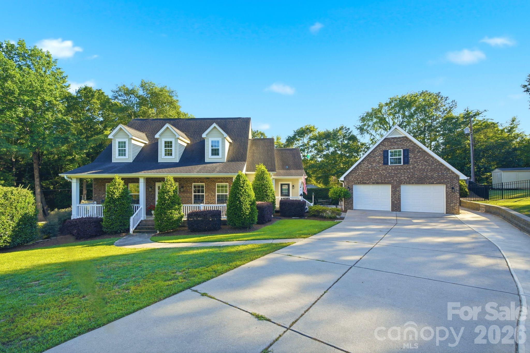 122 Friendfield Drive — Fort Mill