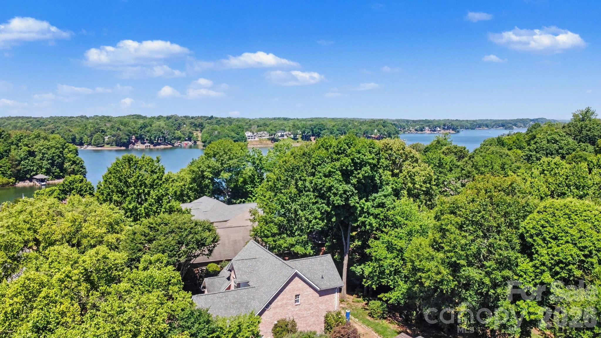 198 Windemere Isle Road — Statesville