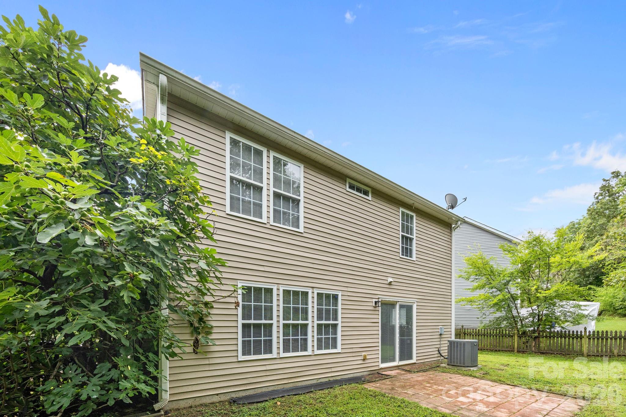 10609 Spring Rain Court — Charlotte