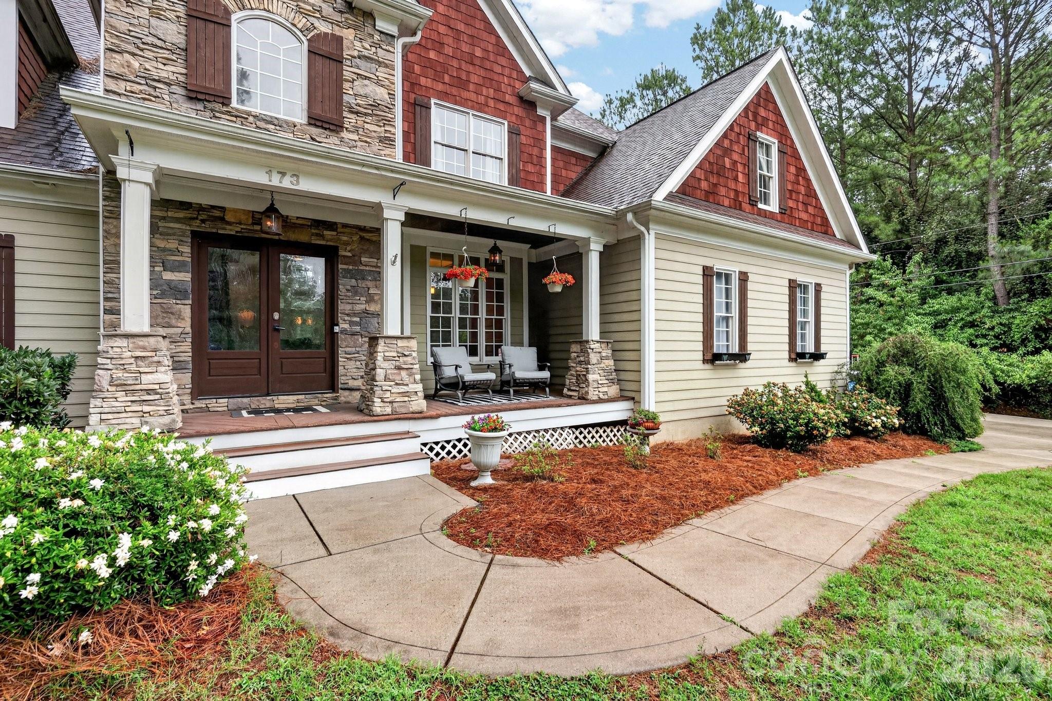 173 Yellow Jacket Circle — Mooresville