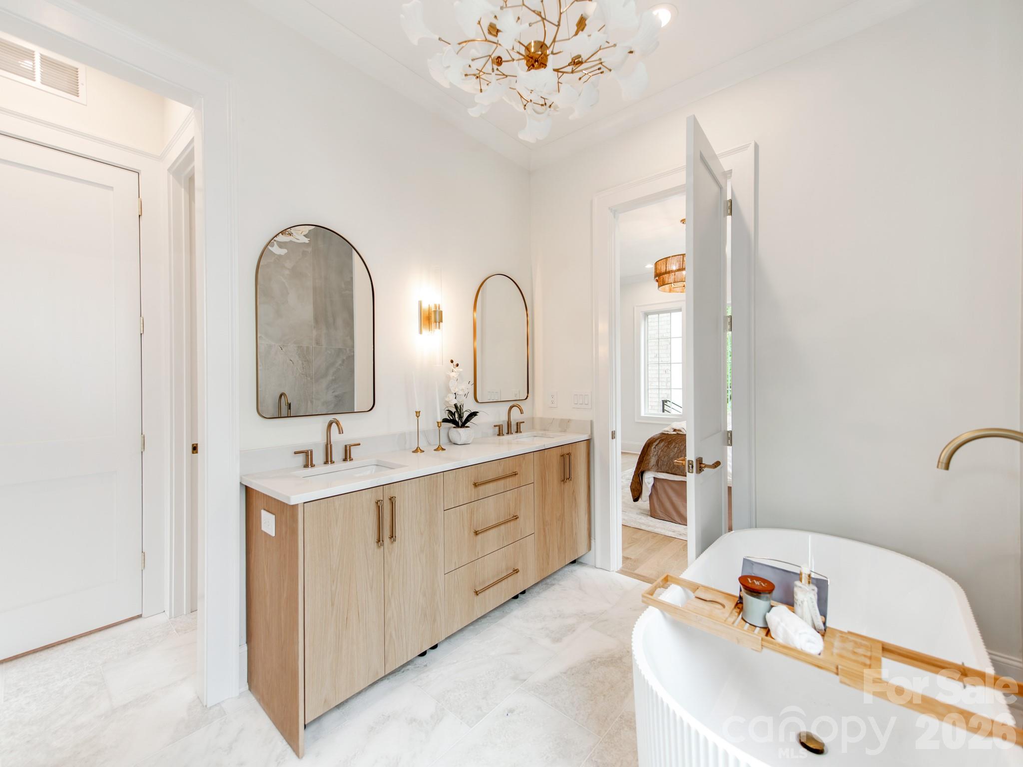 4627 Water Oak Road — Charlotte
