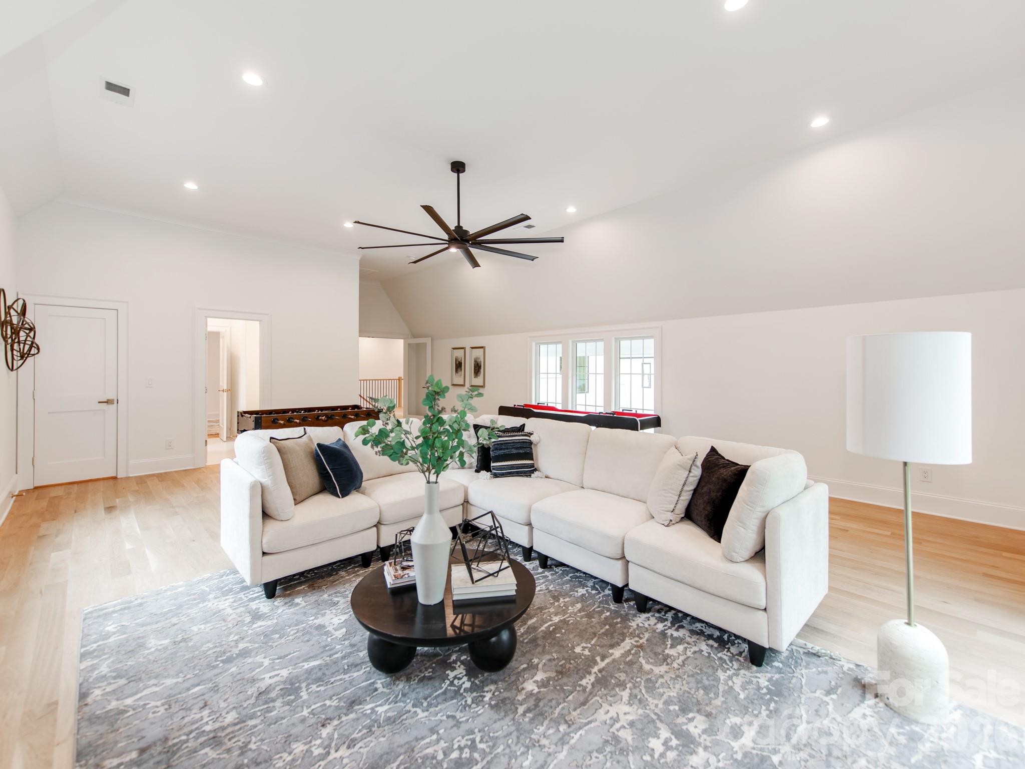 4627 Water Oak Road — Charlotte