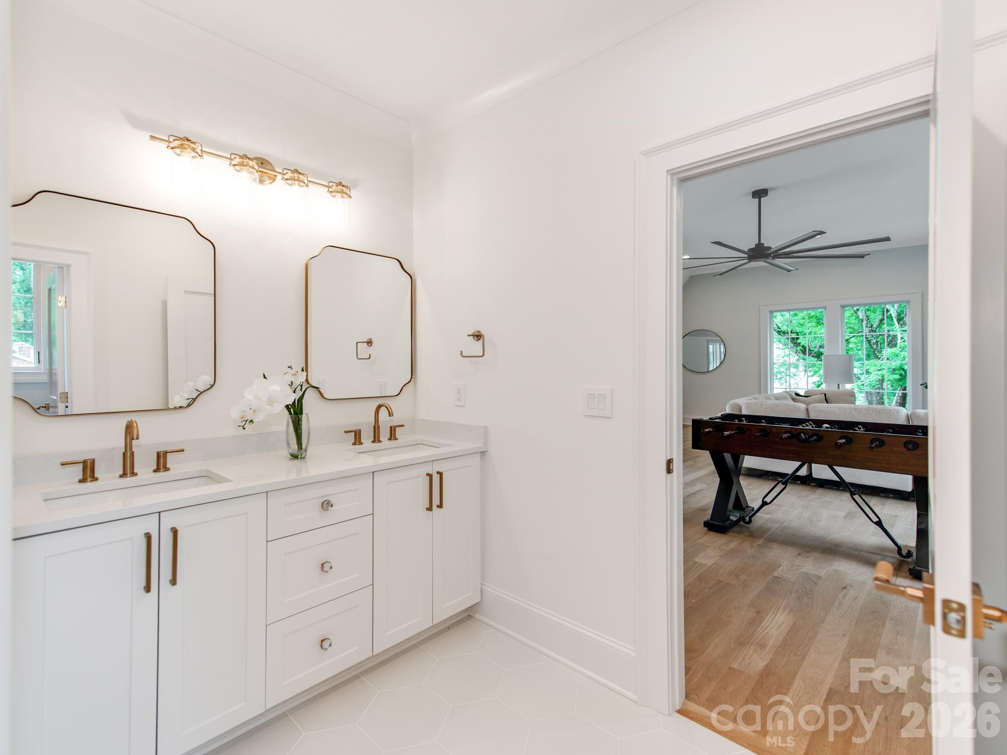 4627 Water Oak Road — Charlotte