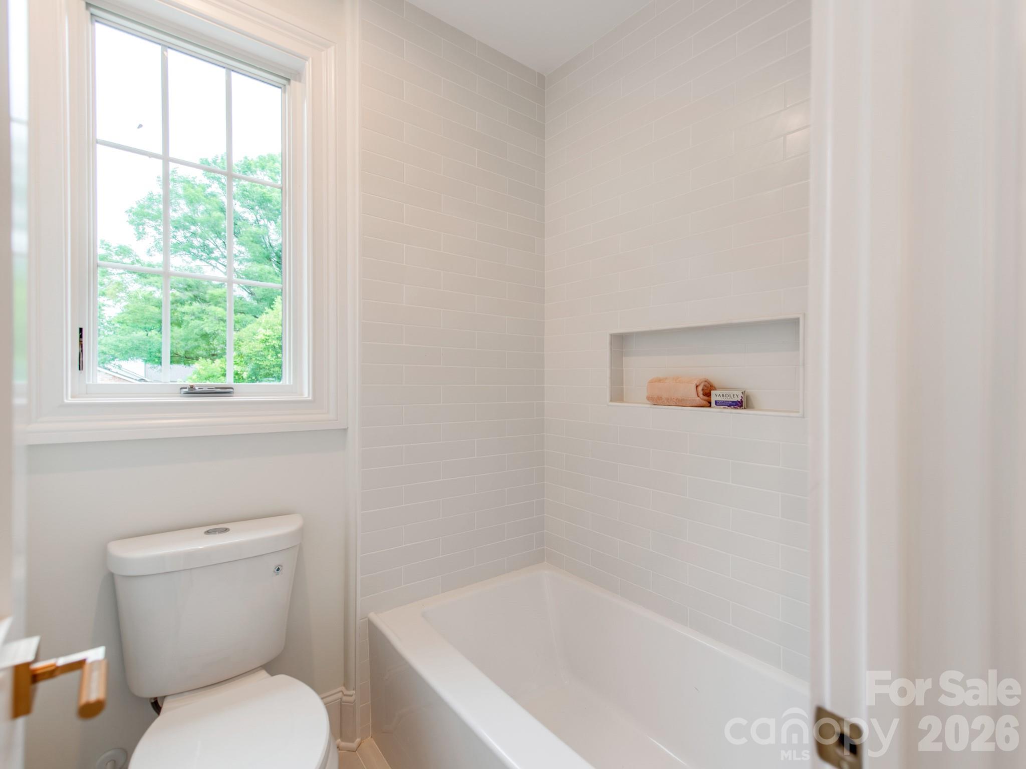 4627 Water Oak Road — Charlotte