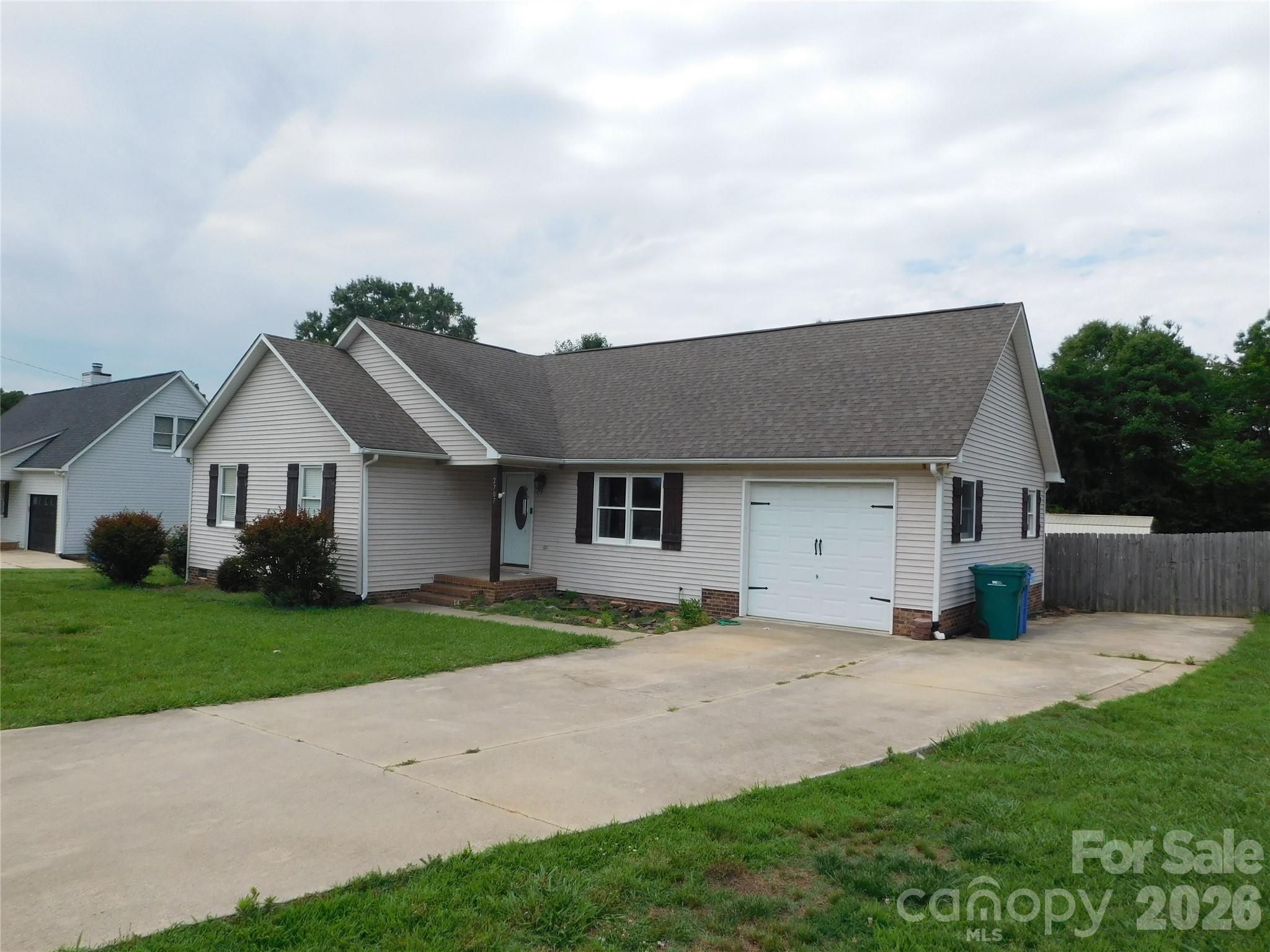 2707 Plantation Way #8 — Albemarle