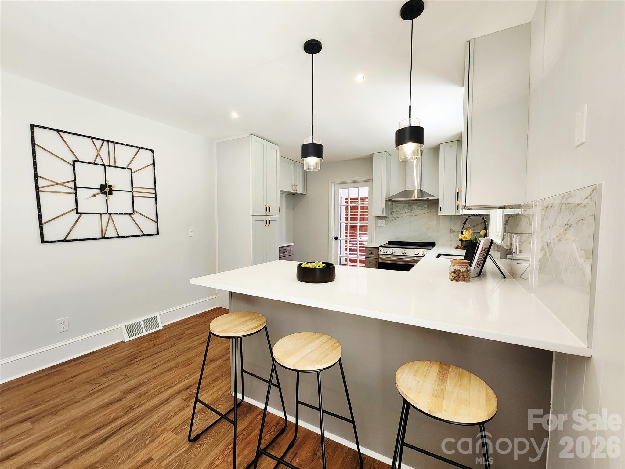3528 Enfield Road — Charlotte