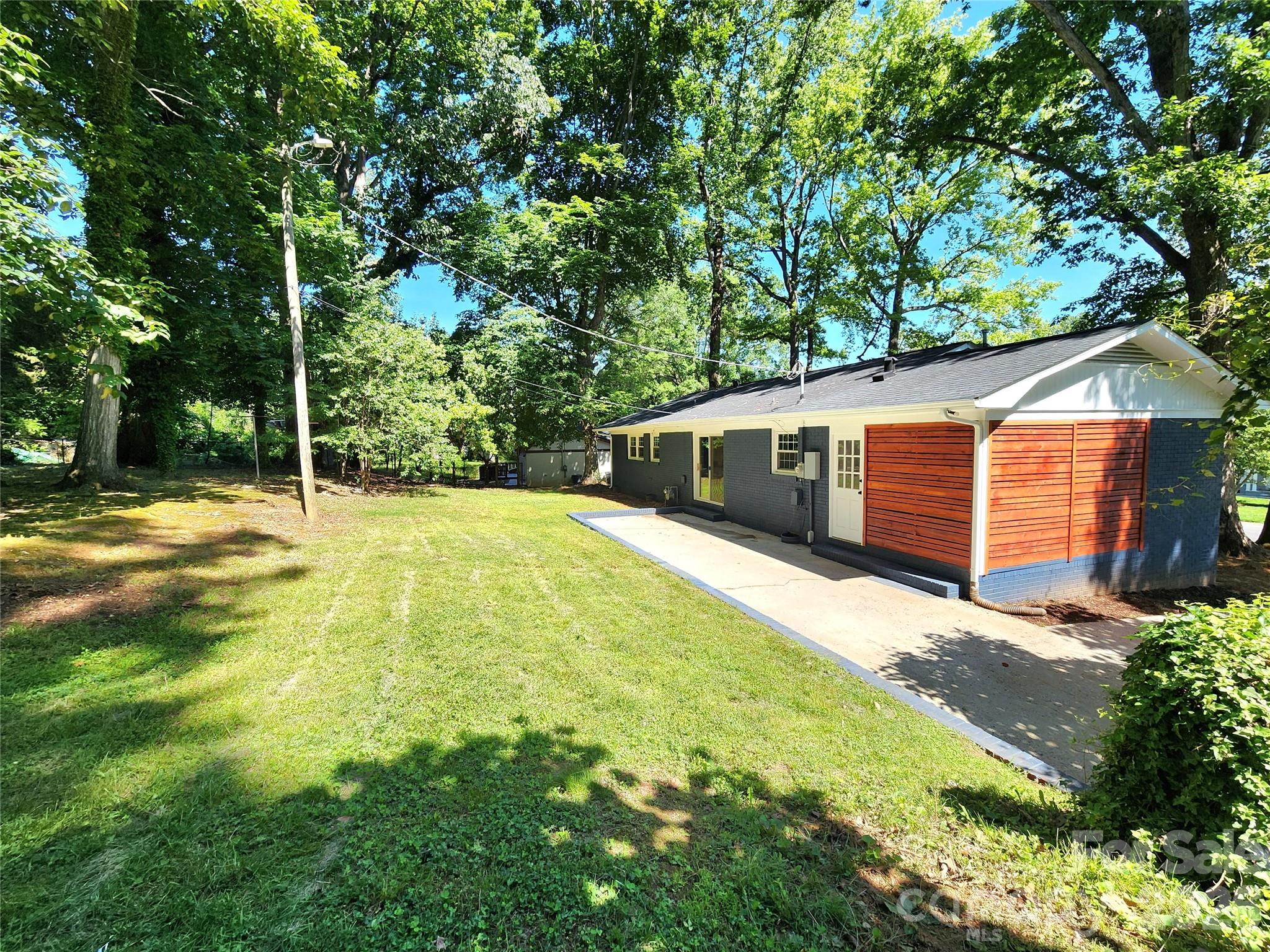 3528 Enfield Road — Charlotte