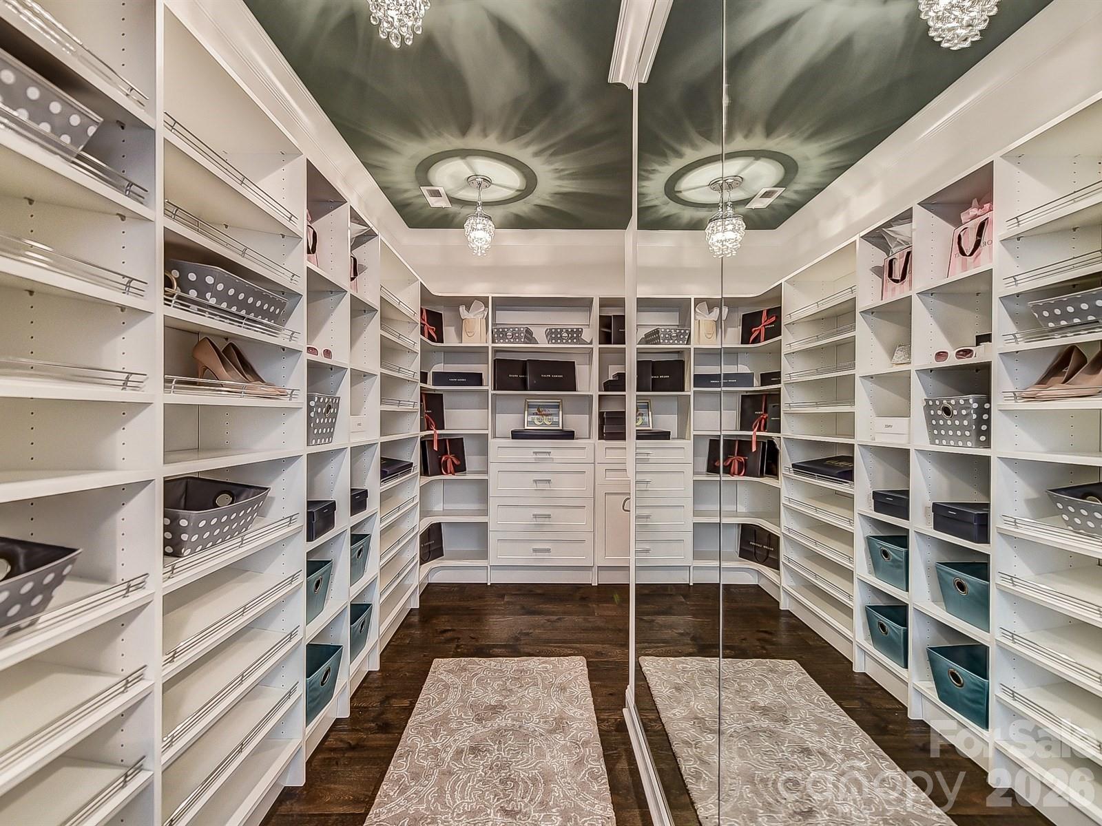 752 Lynderhill Lane — Matthews