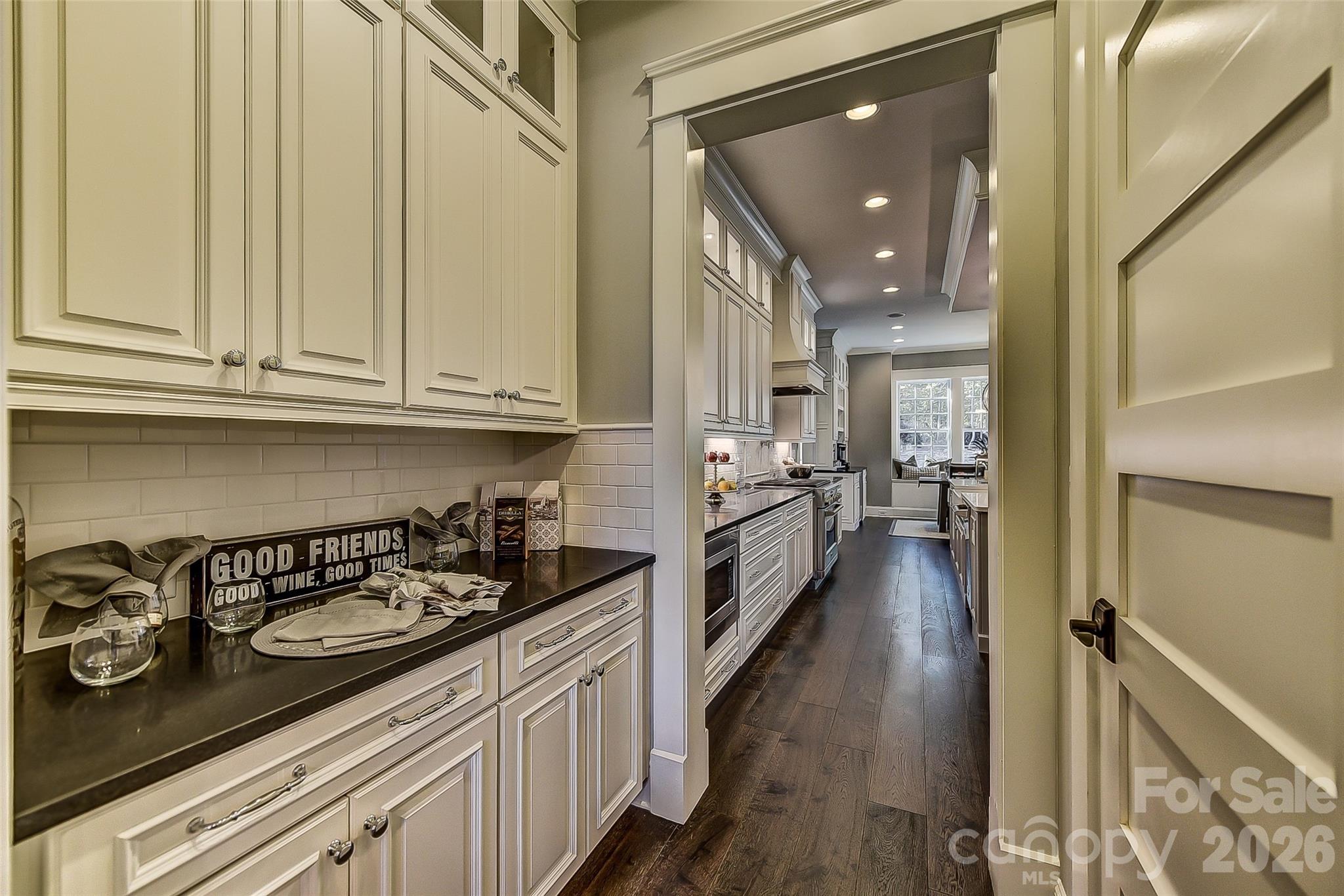 752 Lynderhill Lane — Matthews