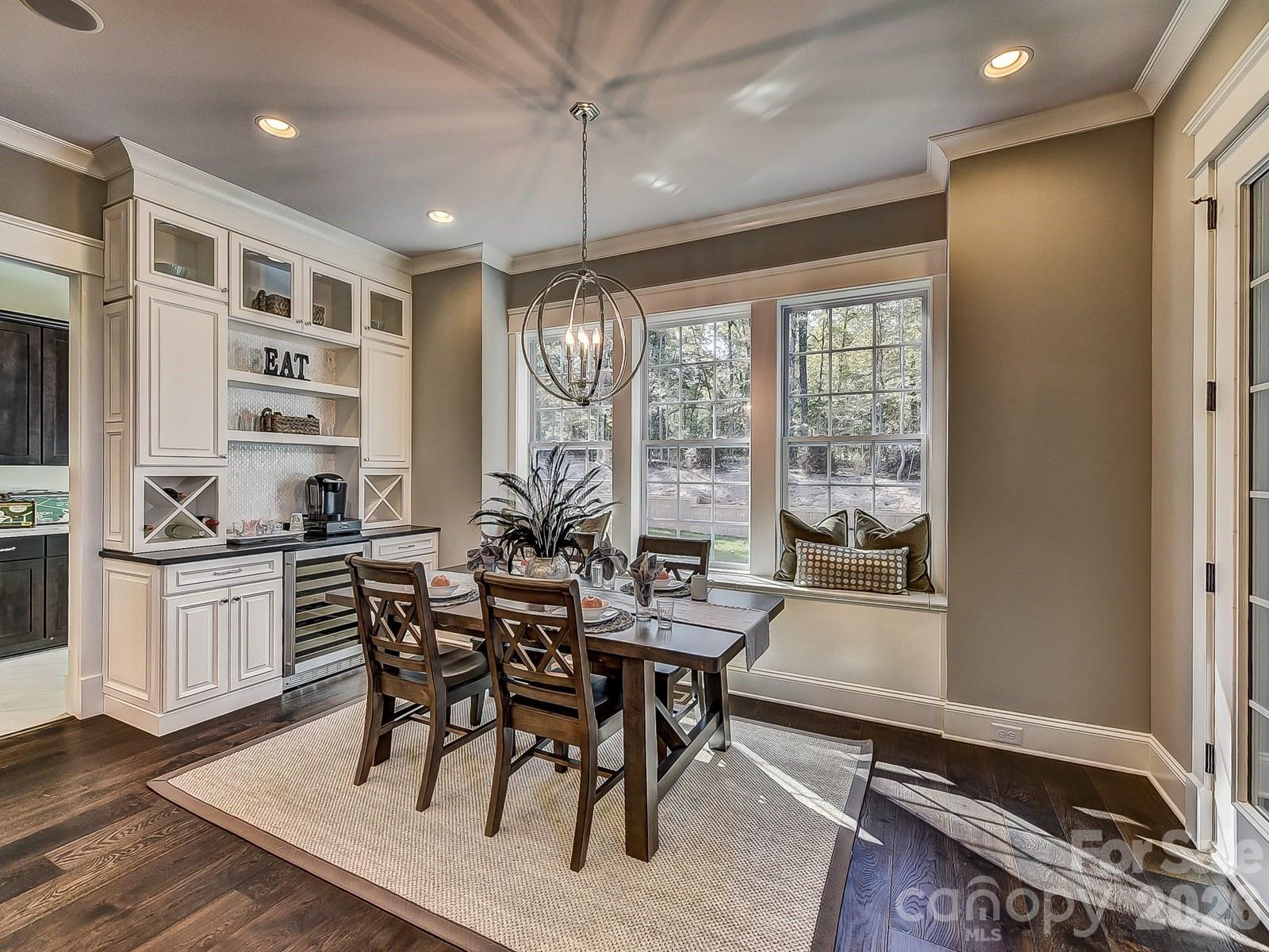 752 Lynderhill Lane — Matthews