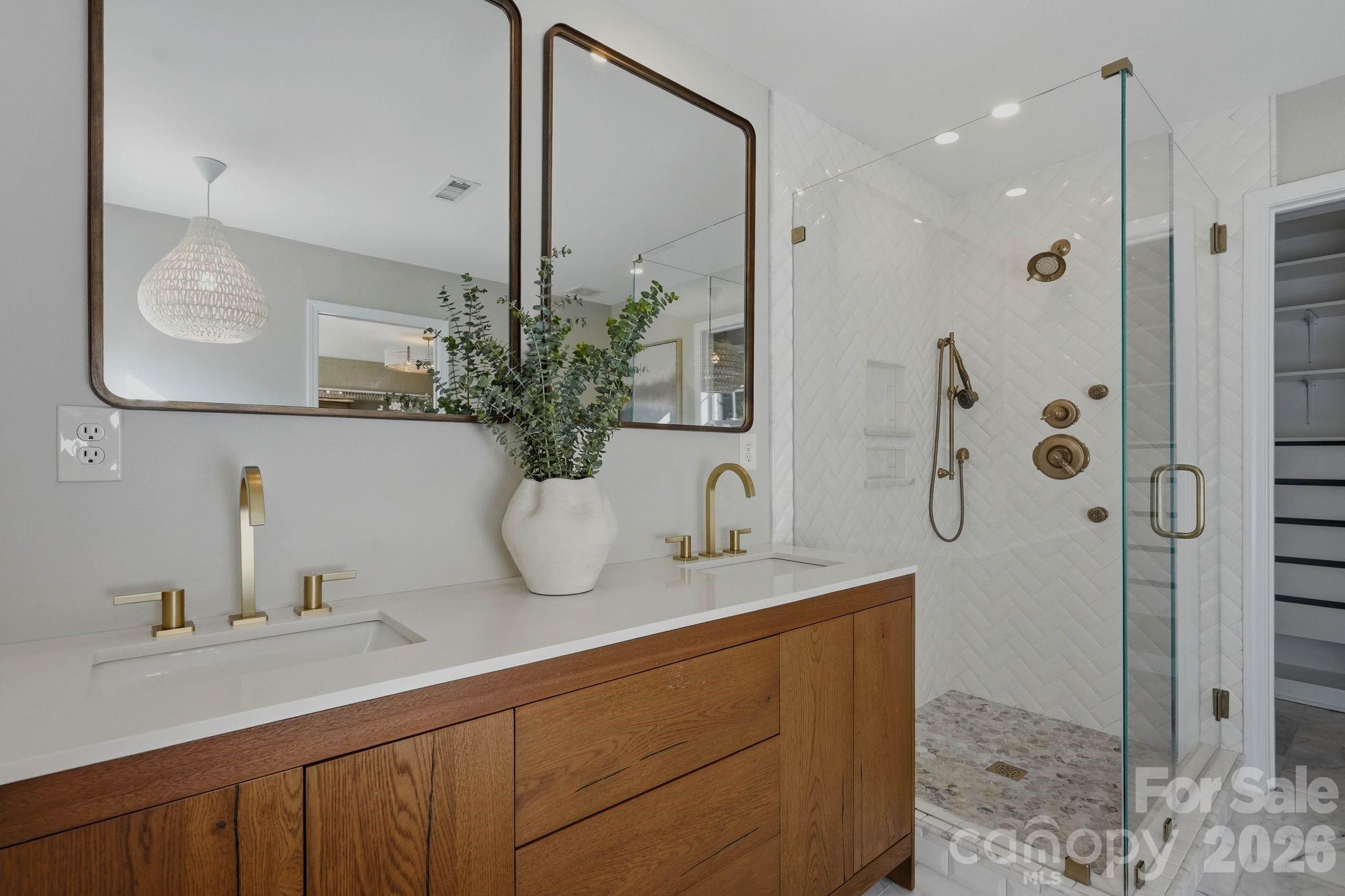 5408 Kuykendall Road — Charlotte