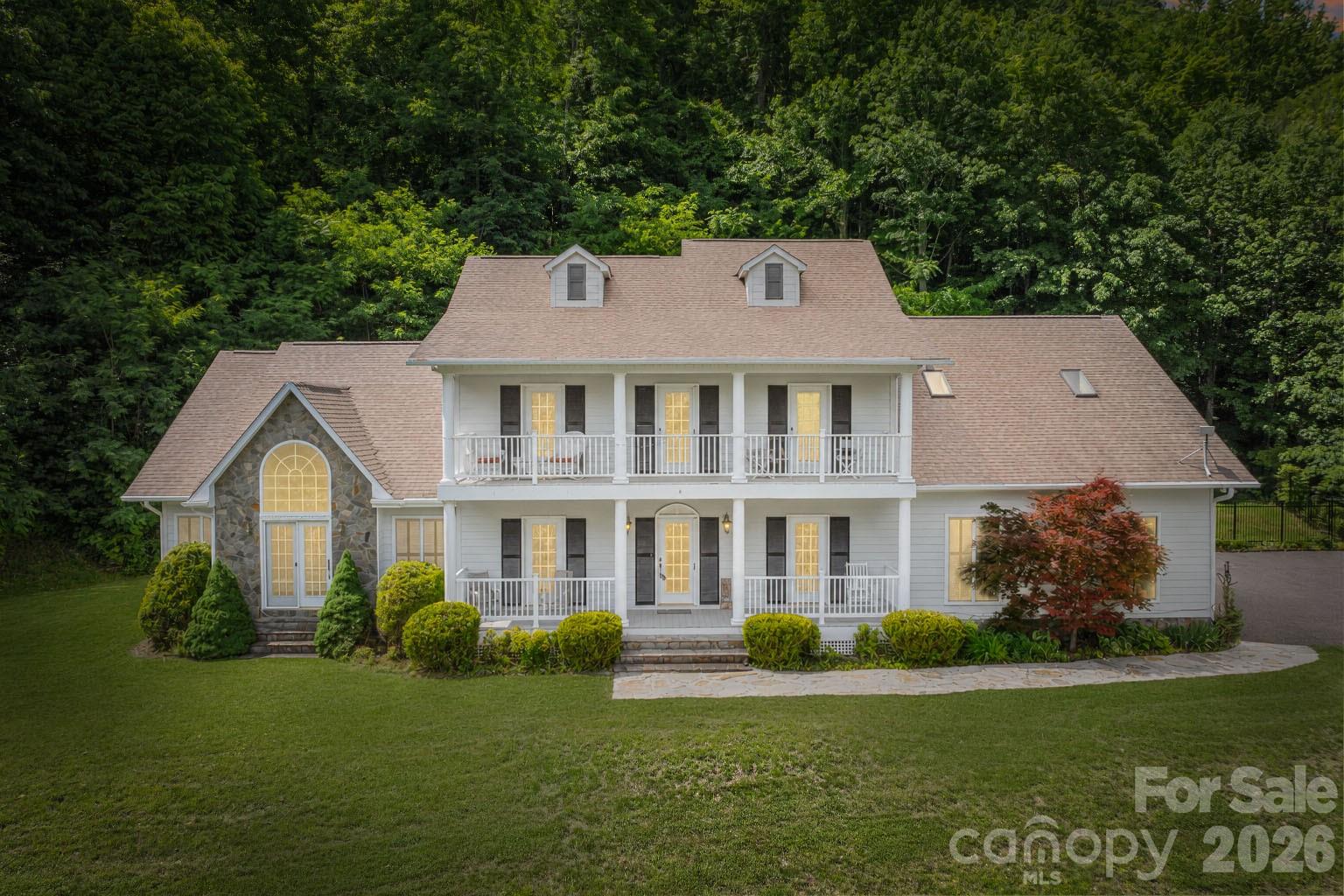 302 Davy Crockett Drive — Maggie Valley
