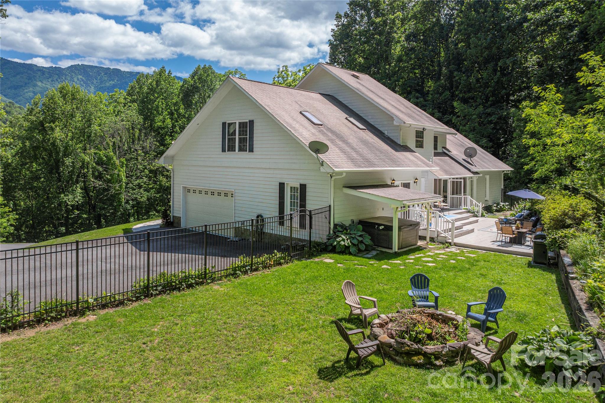 302 Davy Crockett Drive — Maggie Valley
