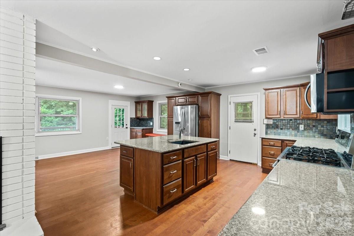 7328 Everett Drive — Charlotte