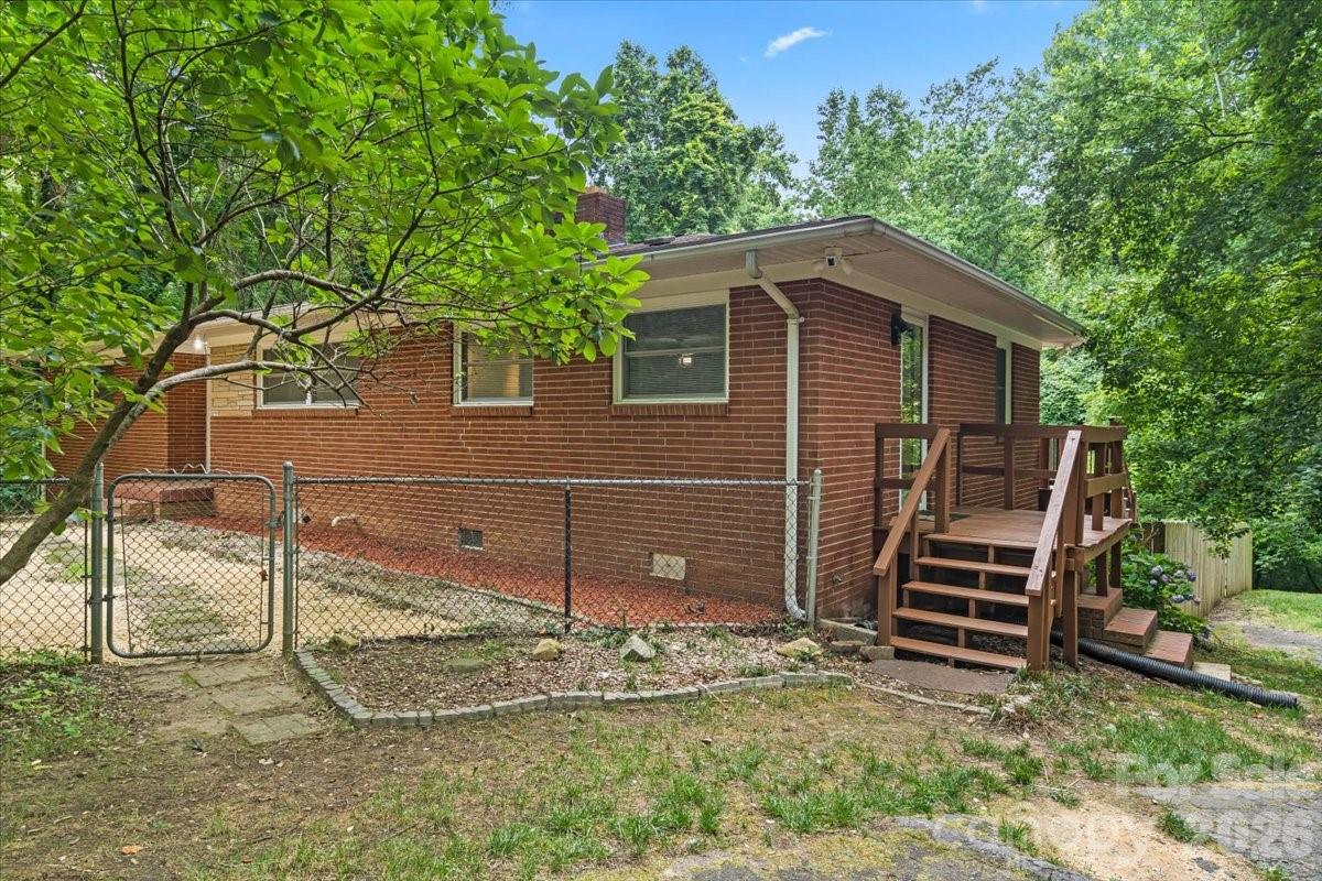 7328 Everett Drive — Charlotte
