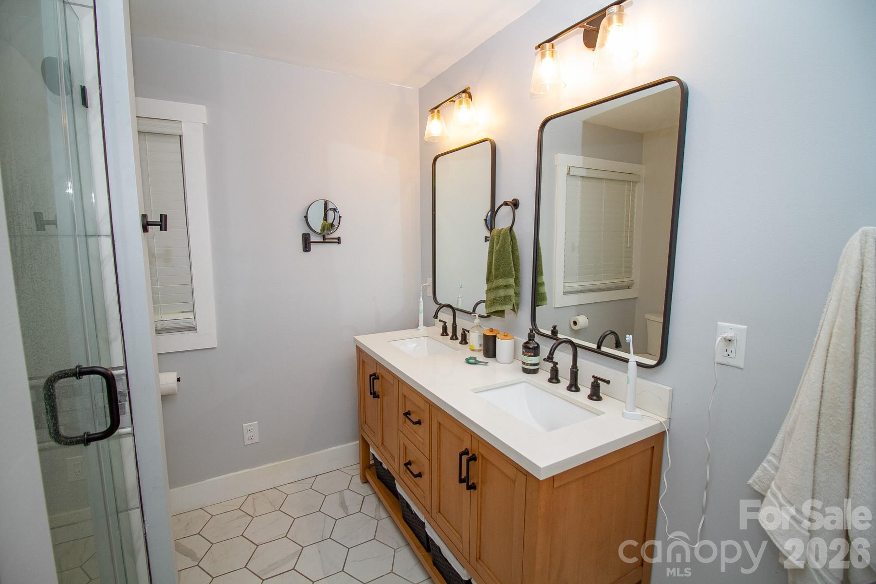 36 Clarendon Road — Asheville