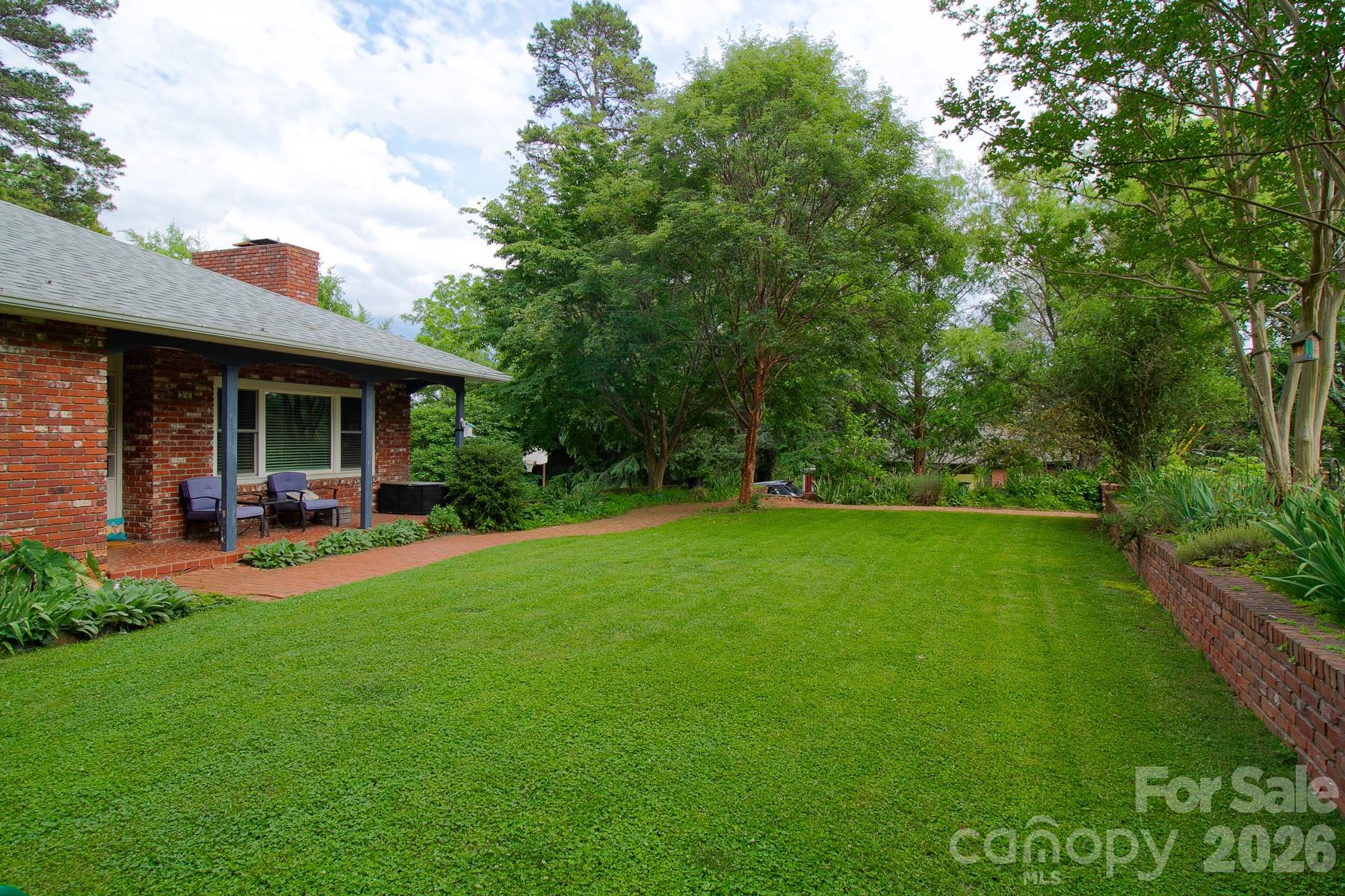 36 Clarendon Road — Asheville
