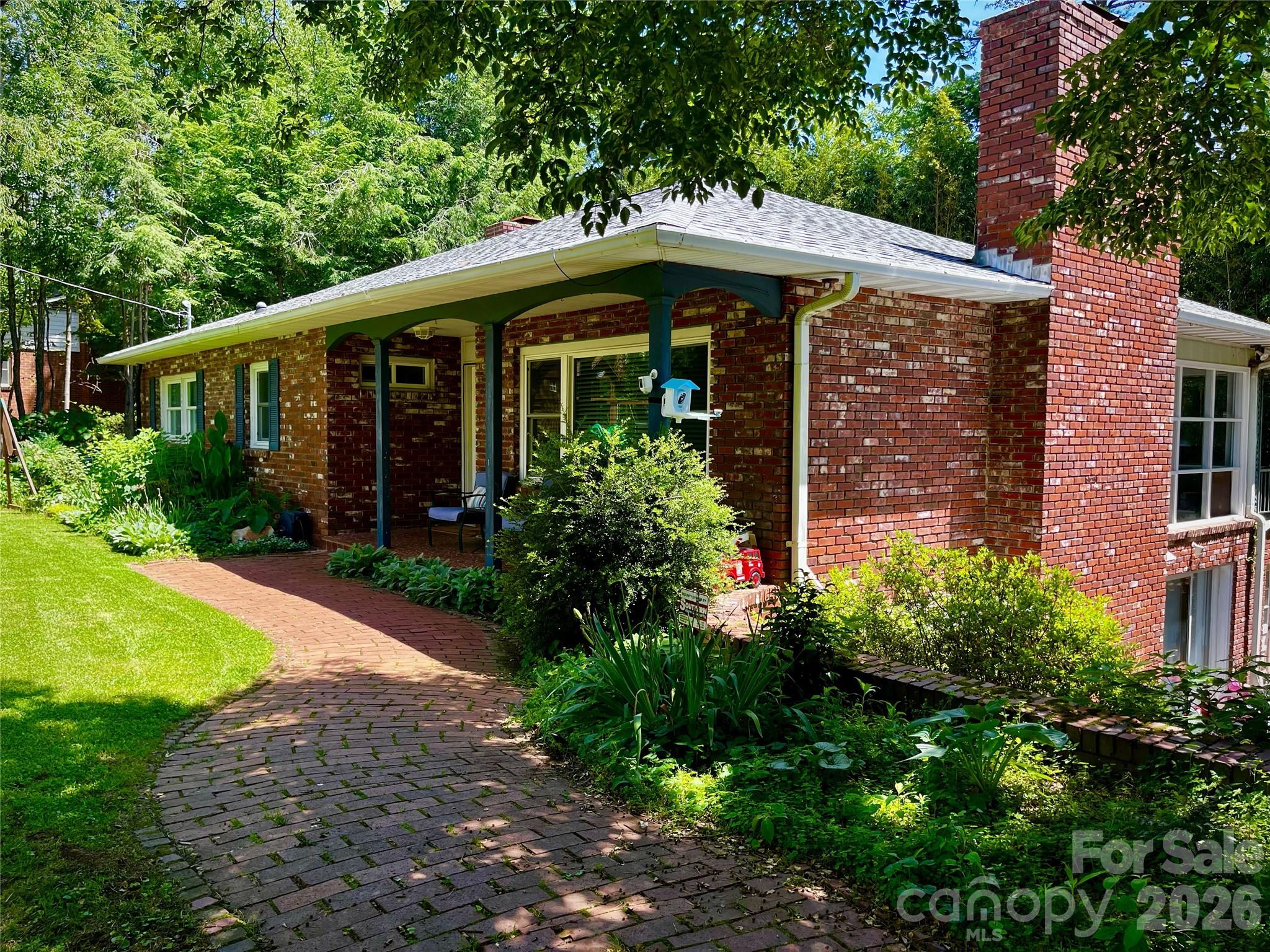 36 Clarendon Road — Asheville