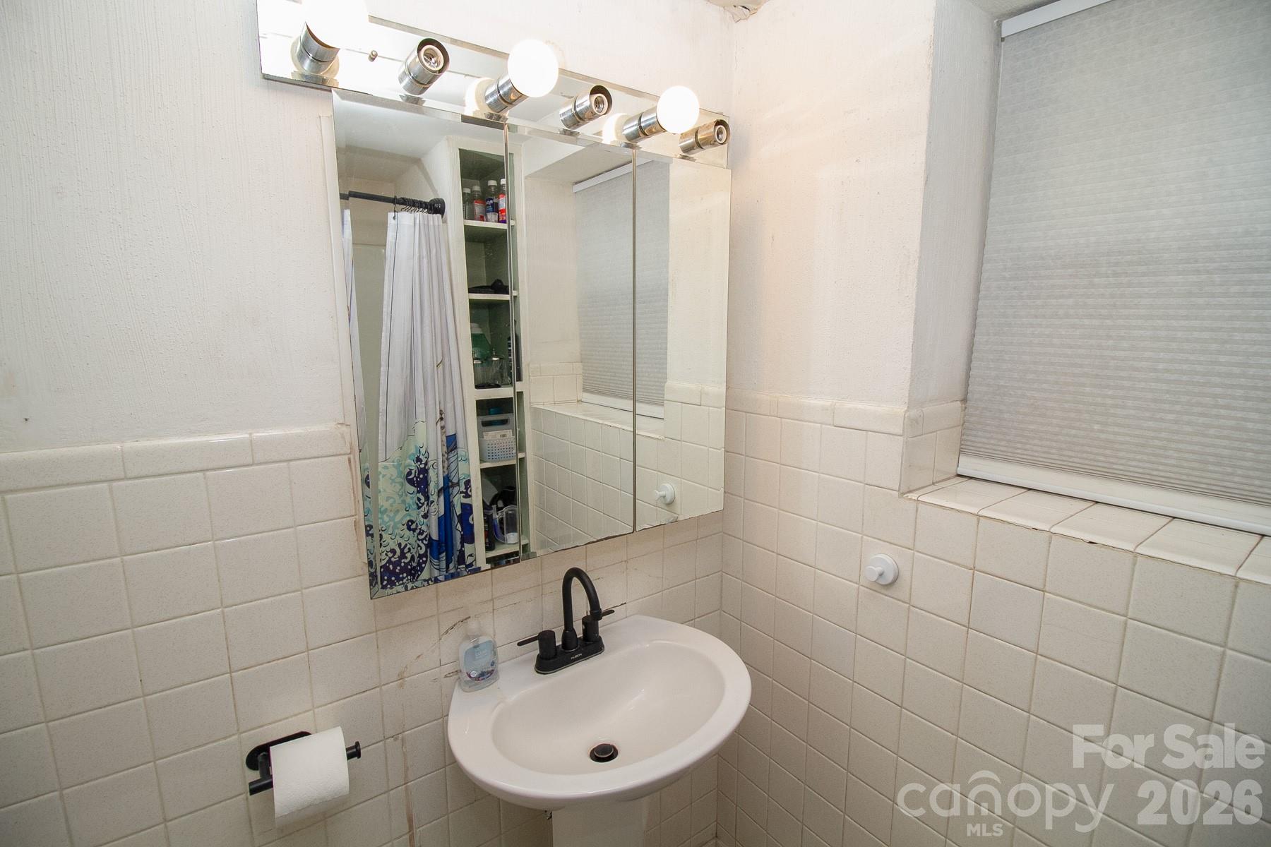 36 Clarendon Road — Asheville