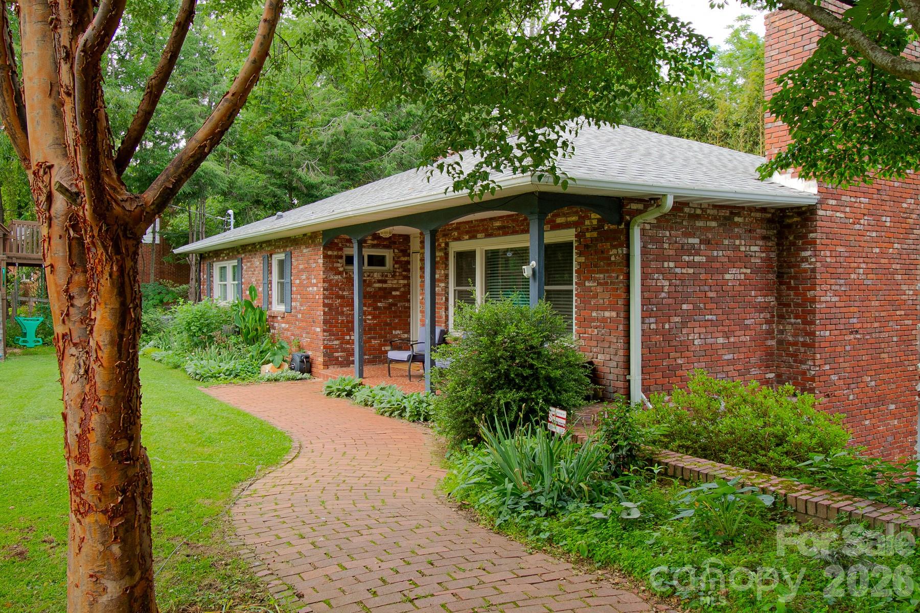 36 Clarendon Road — Asheville