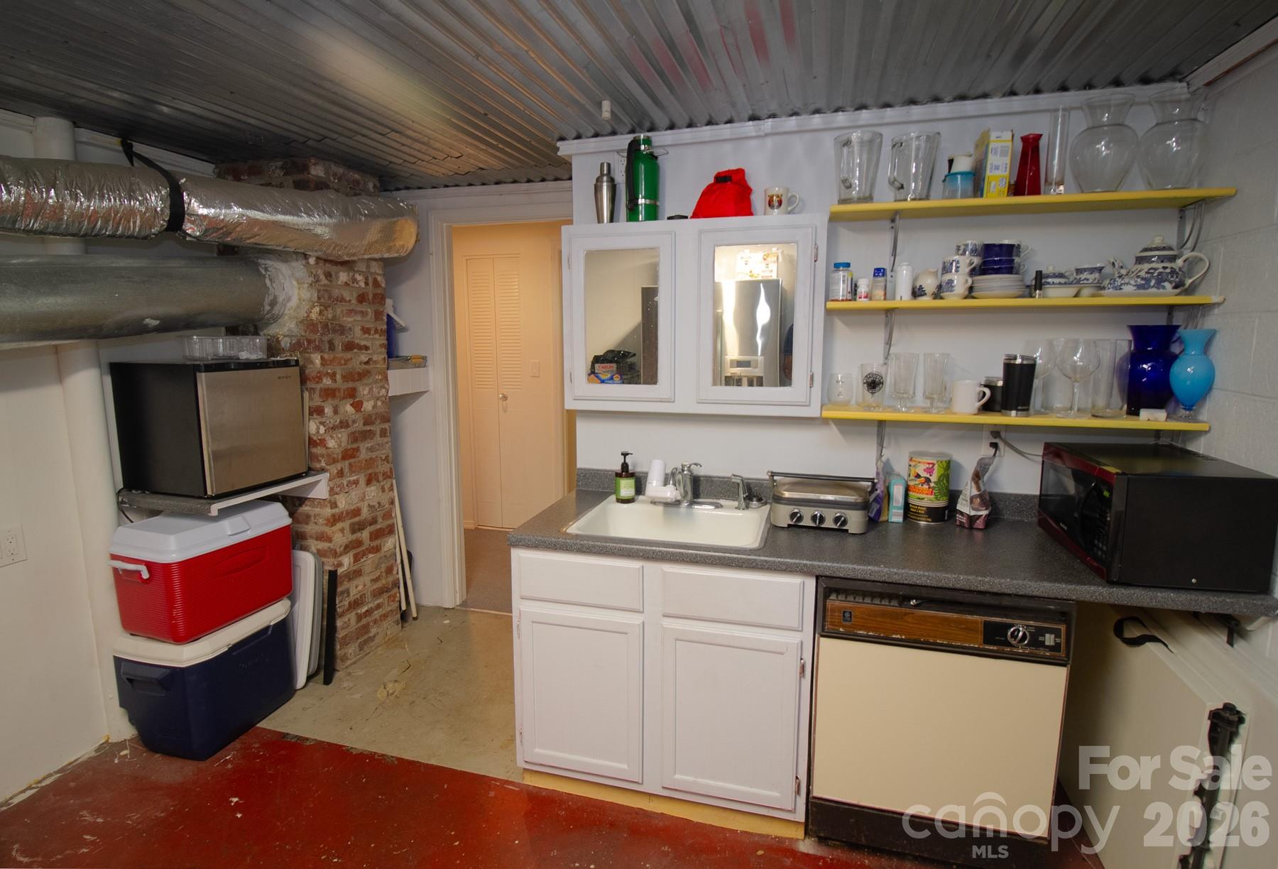 36 Clarendon Road — Asheville