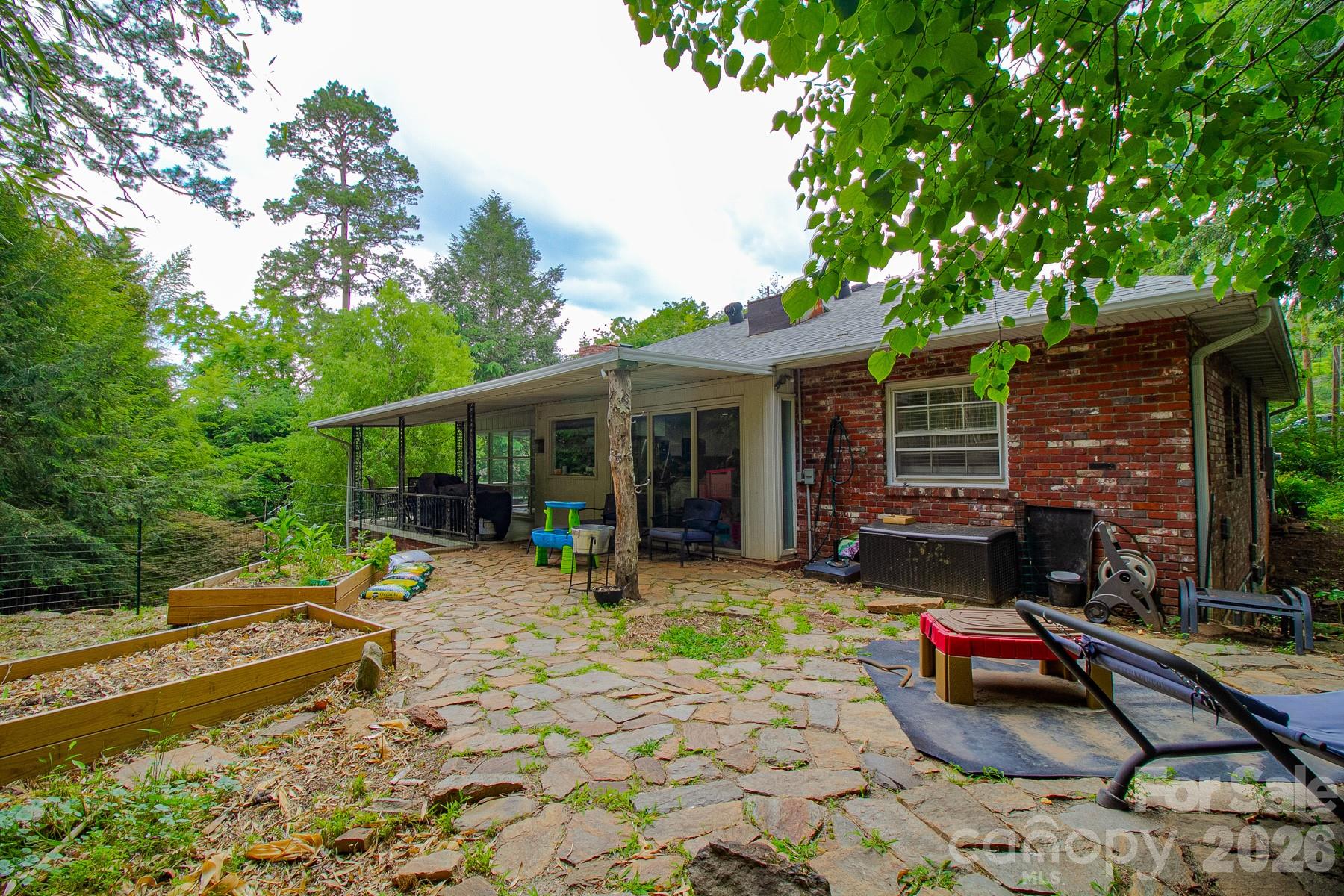 36 Clarendon Road — Asheville