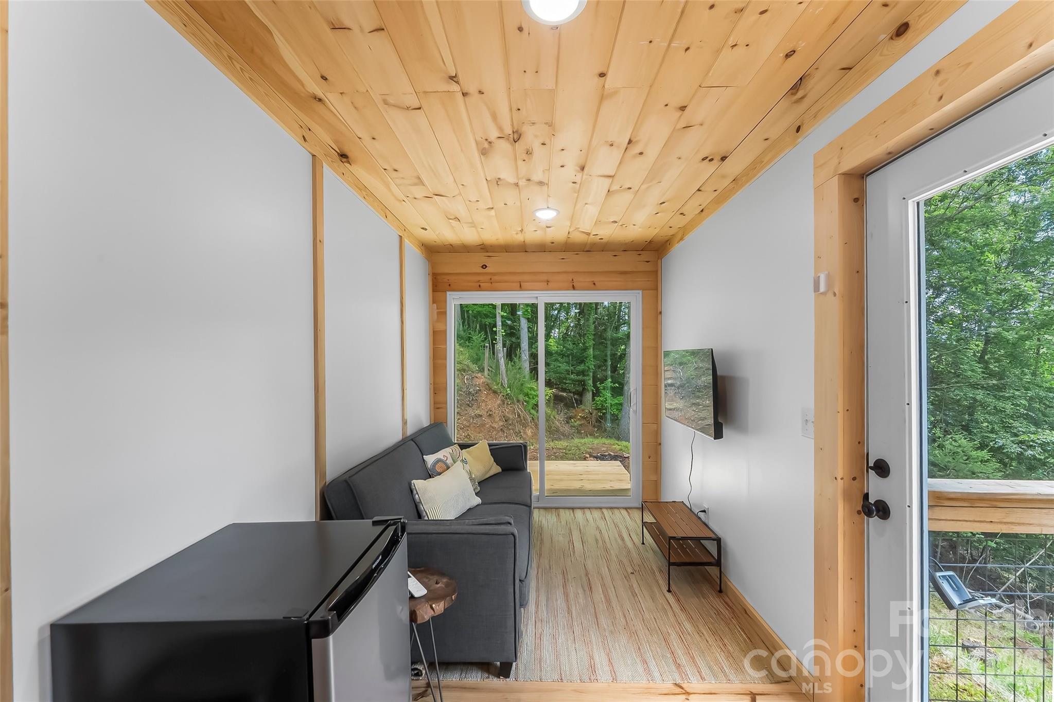 678 Forest Lake Heights Drive #2 — Nebo