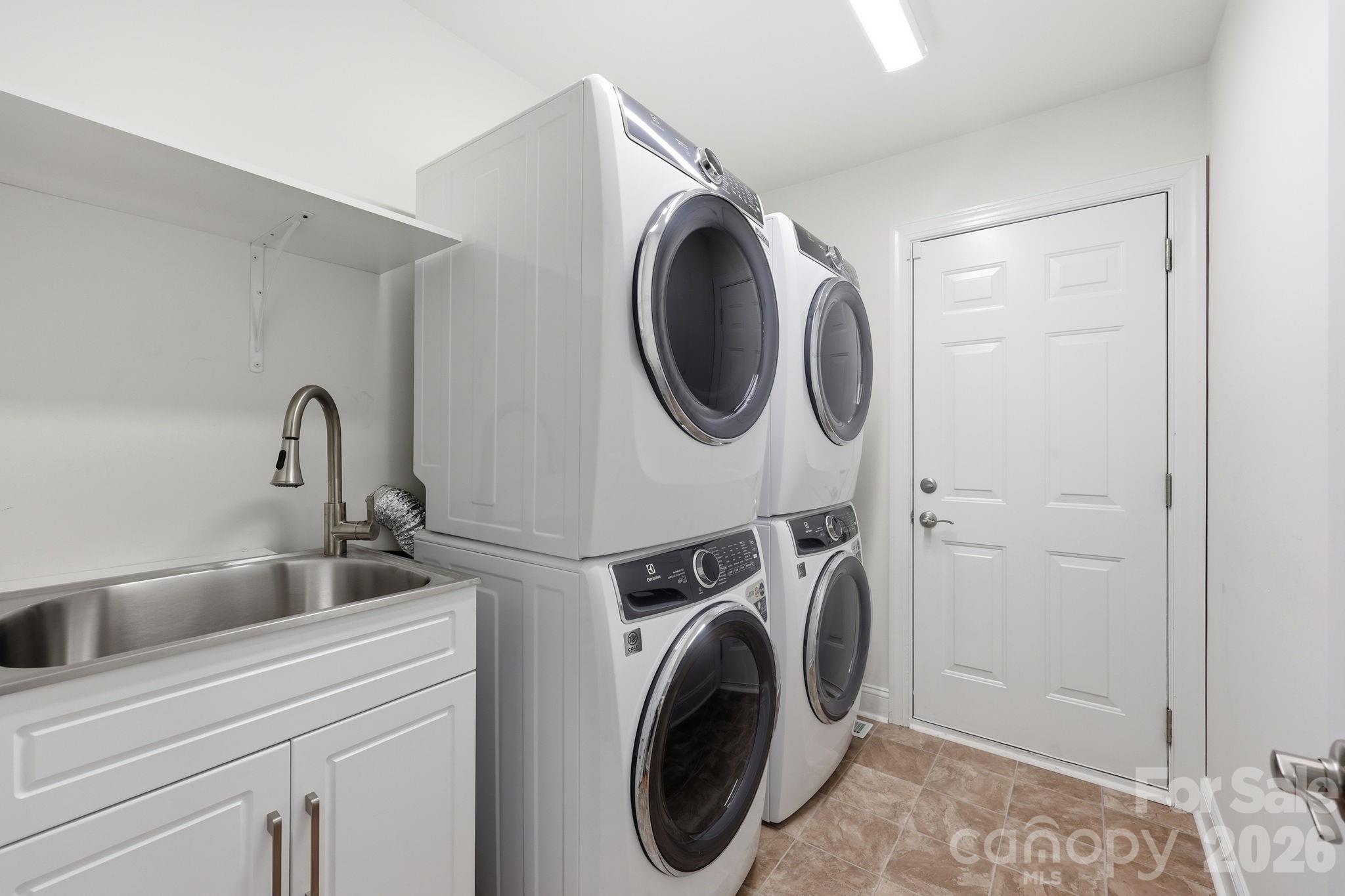 9329 Uxbridge Lane — Huntersville