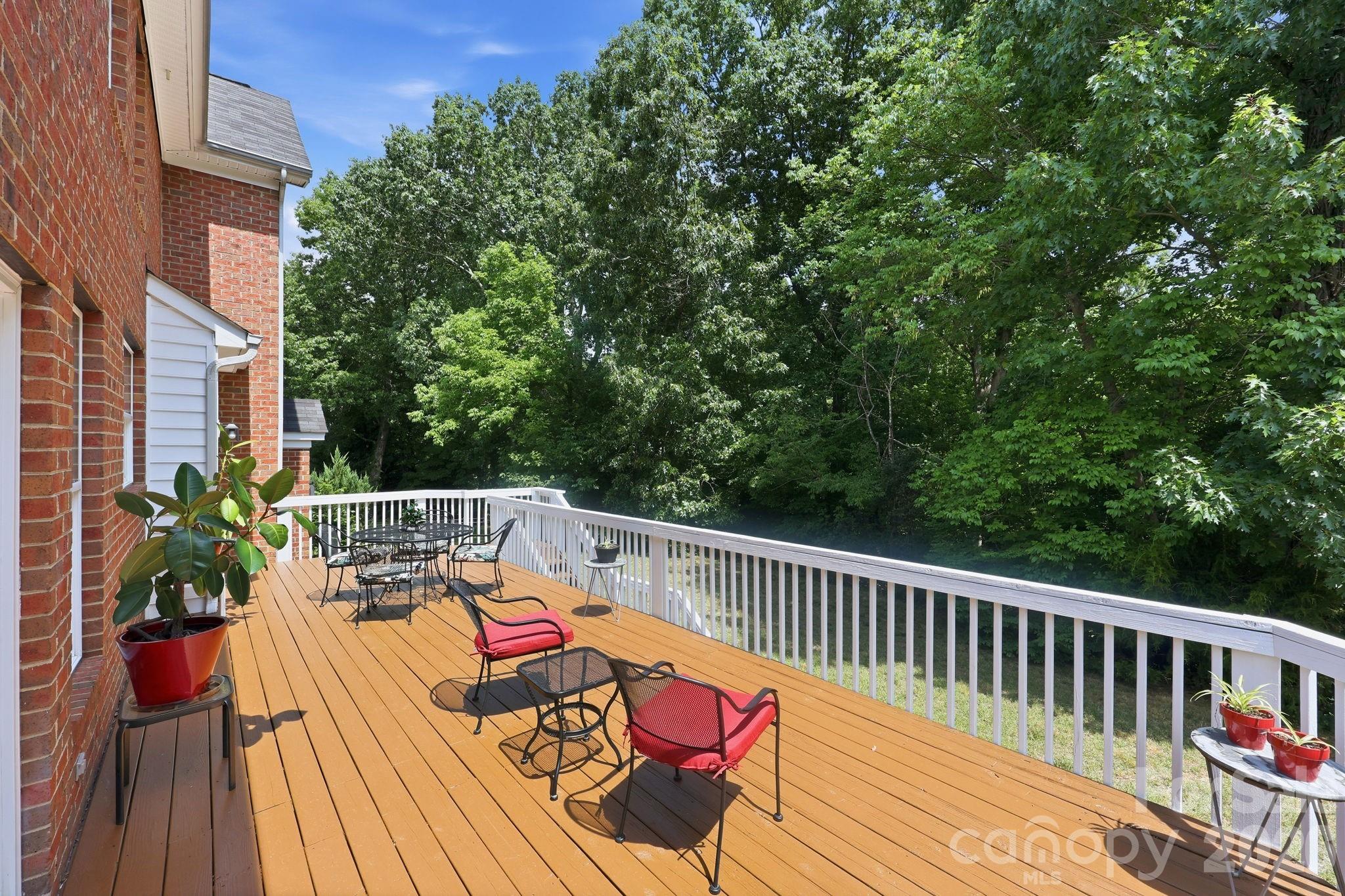 9329 Uxbridge Lane — Huntersville
