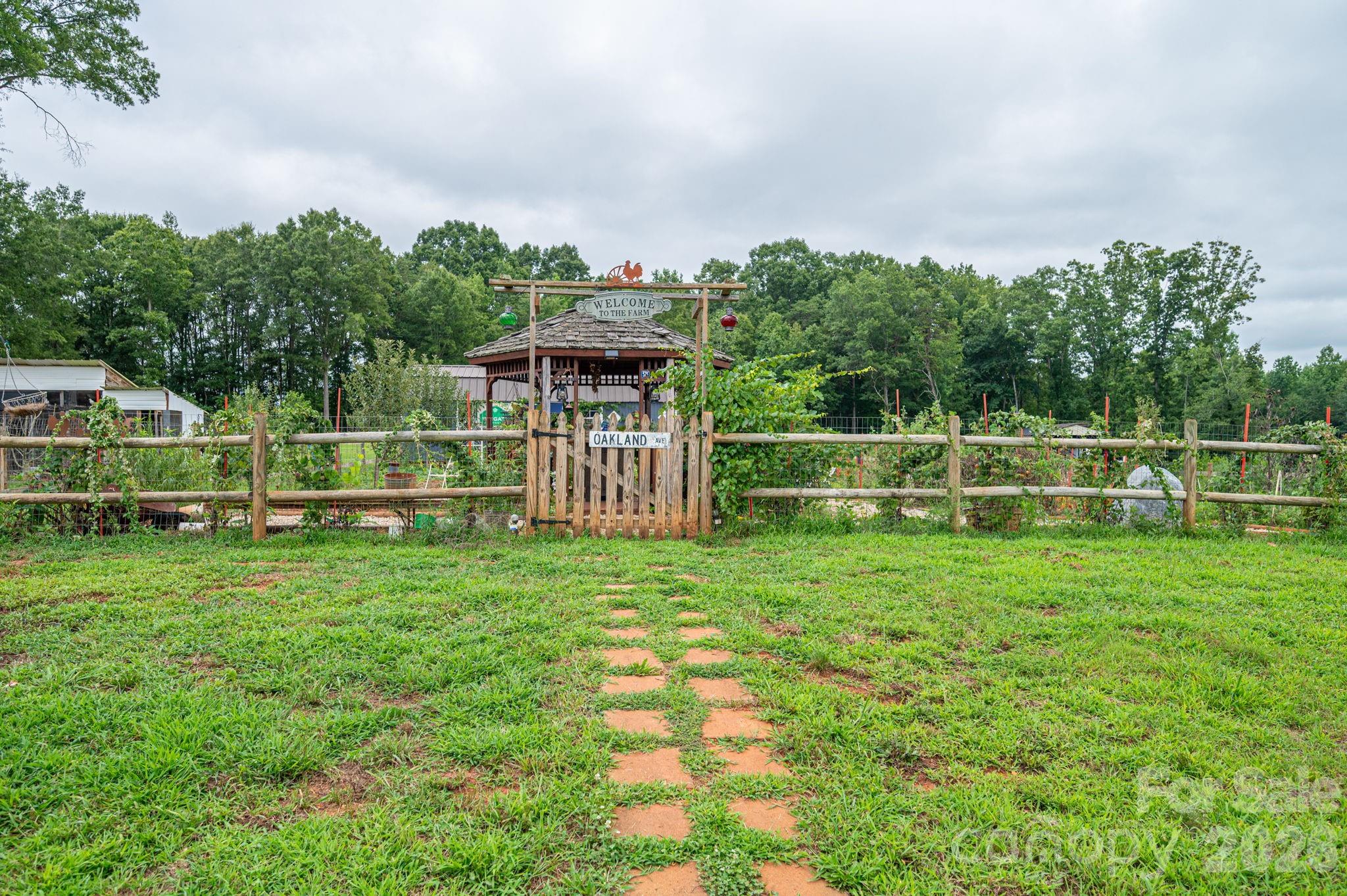 1484 Null Road — Lincolnton