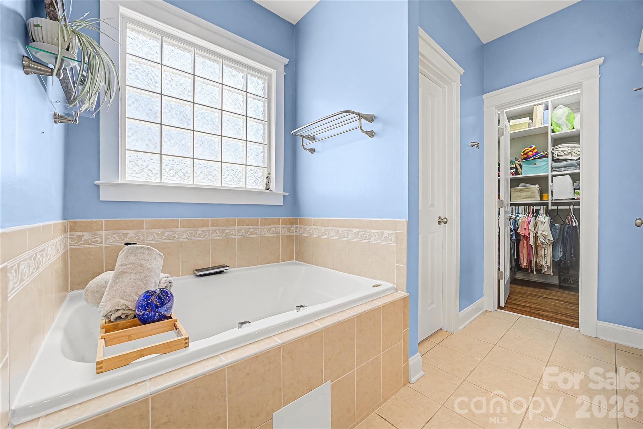 1044 Hunters Run Drive — Tega Cay