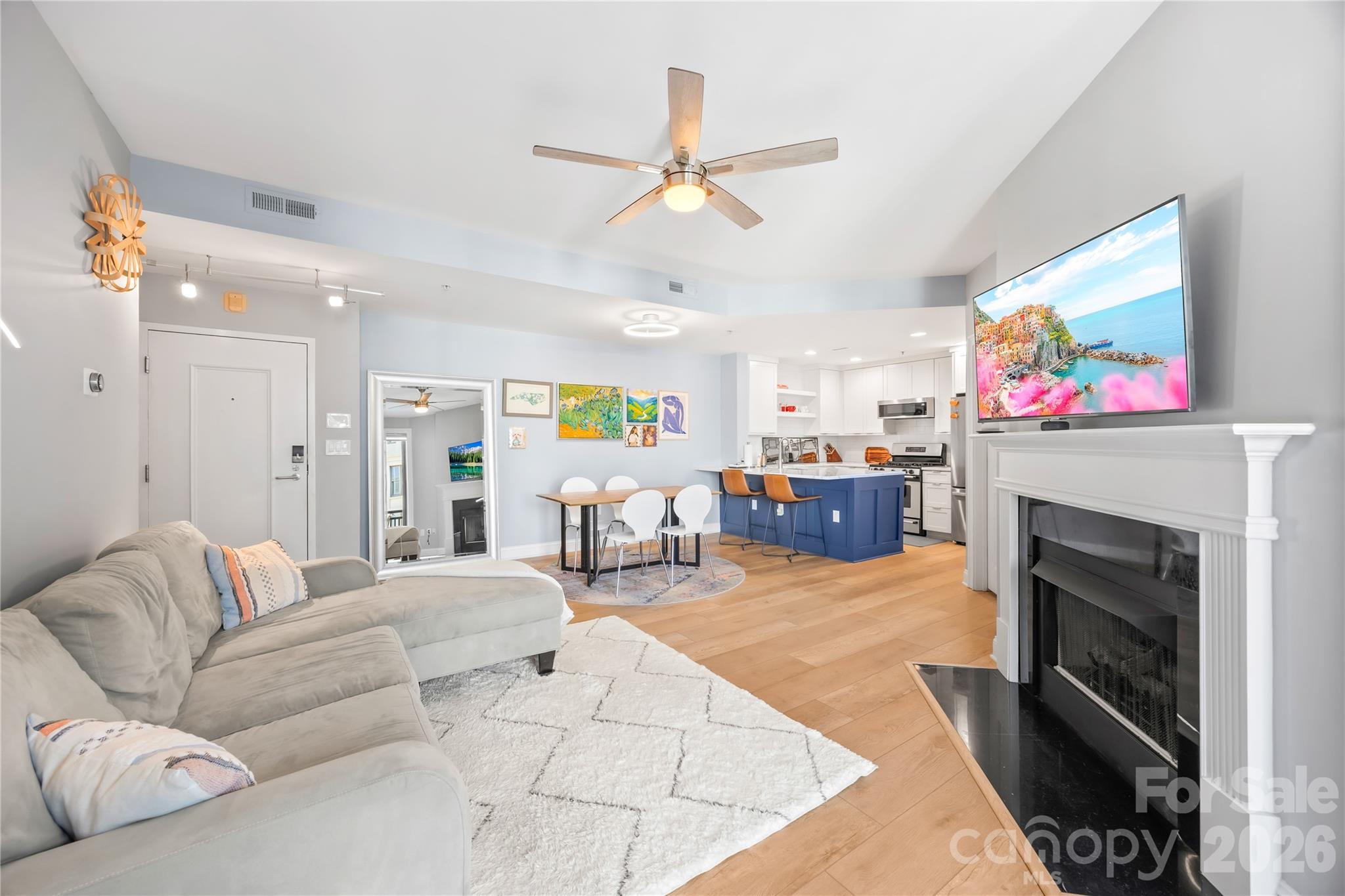 718 W Trade Street #603 — Charlotte