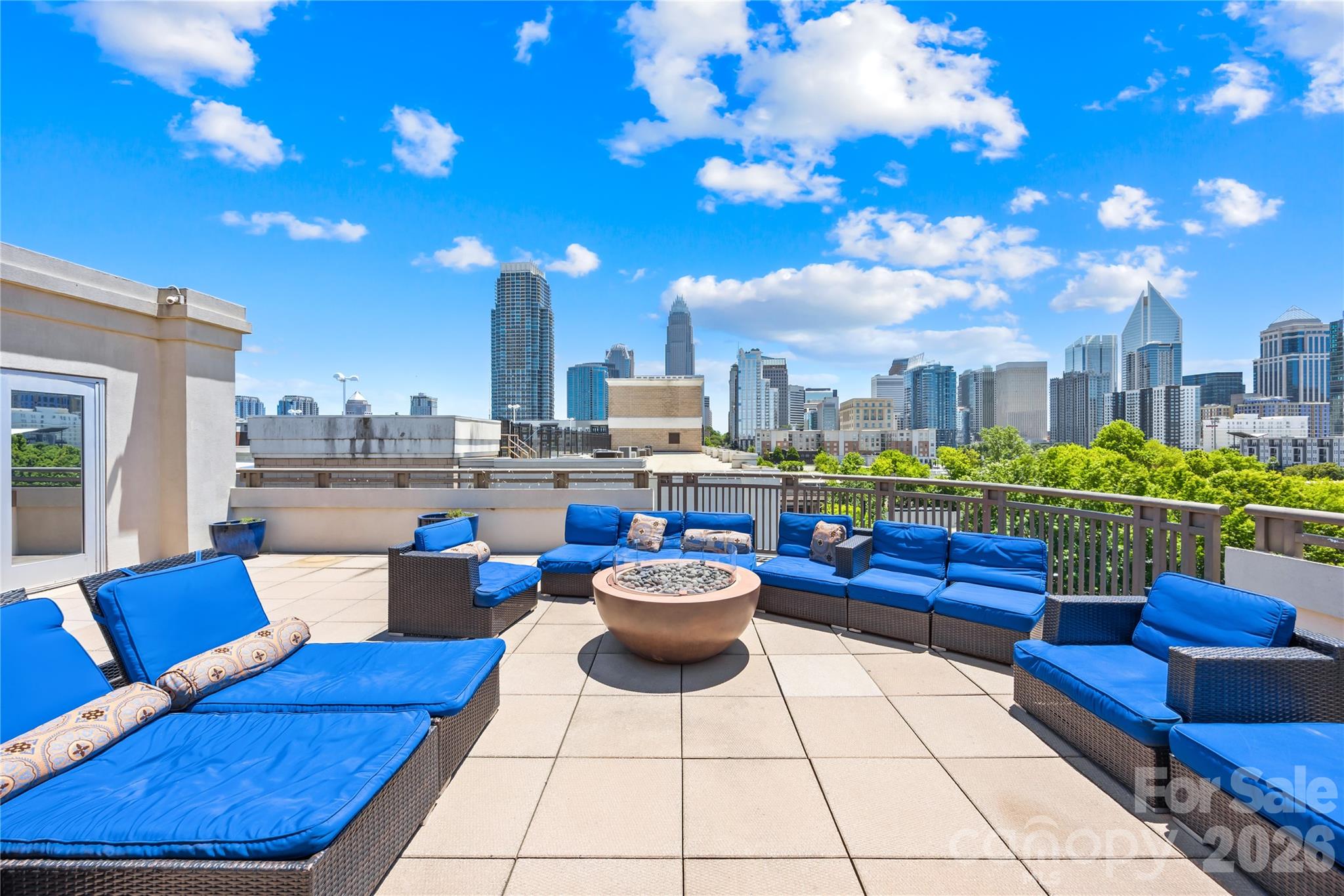 718 W Trade Street #603 — Charlotte