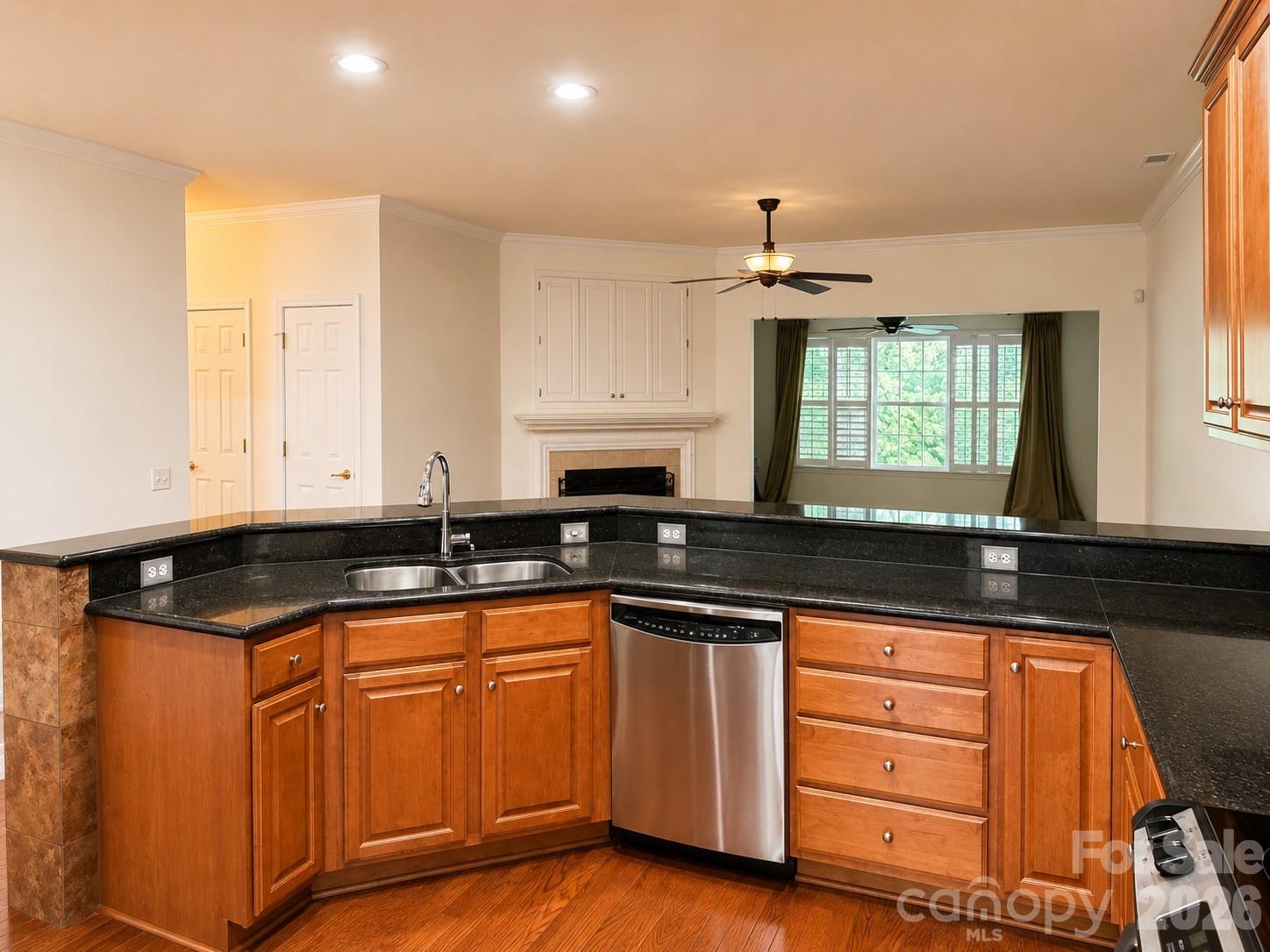 47 Victoria Park Drive — Hendersonville