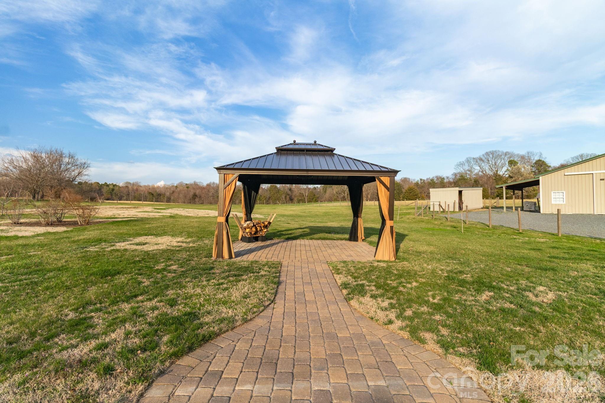 1545 Sides Road — Salisbury
