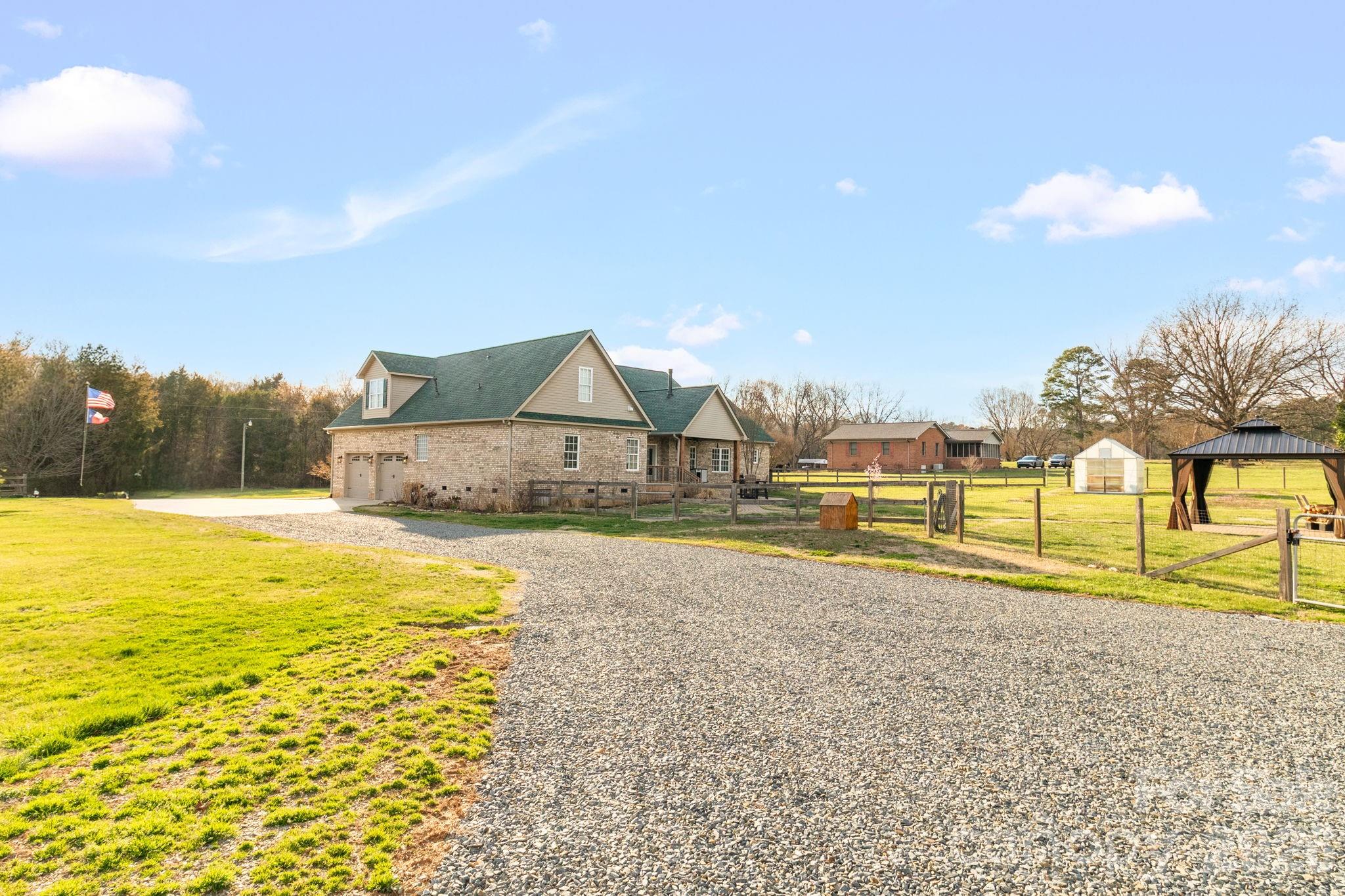 1545 Sides Road — Salisbury