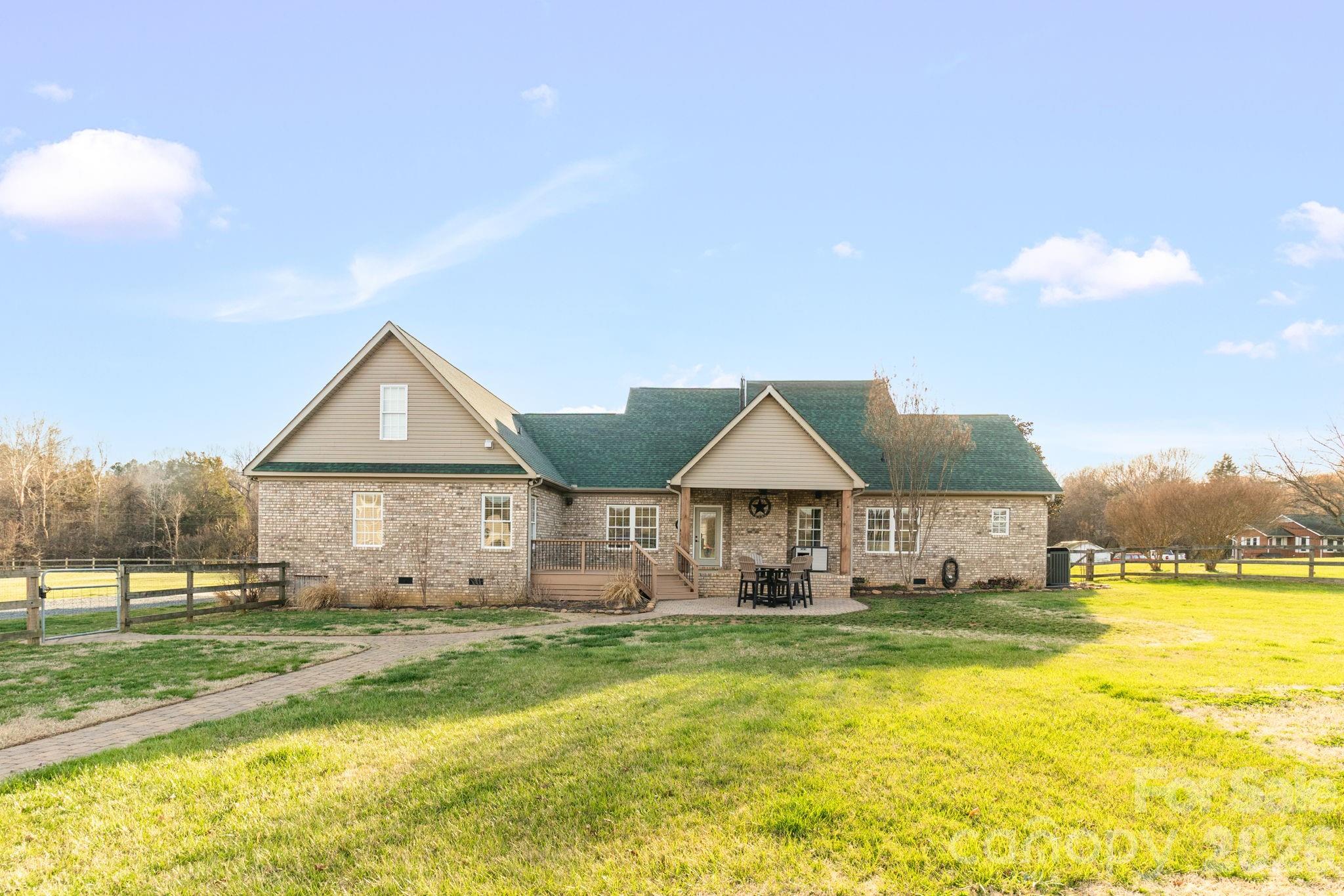 1545 Sides Road — Salisbury