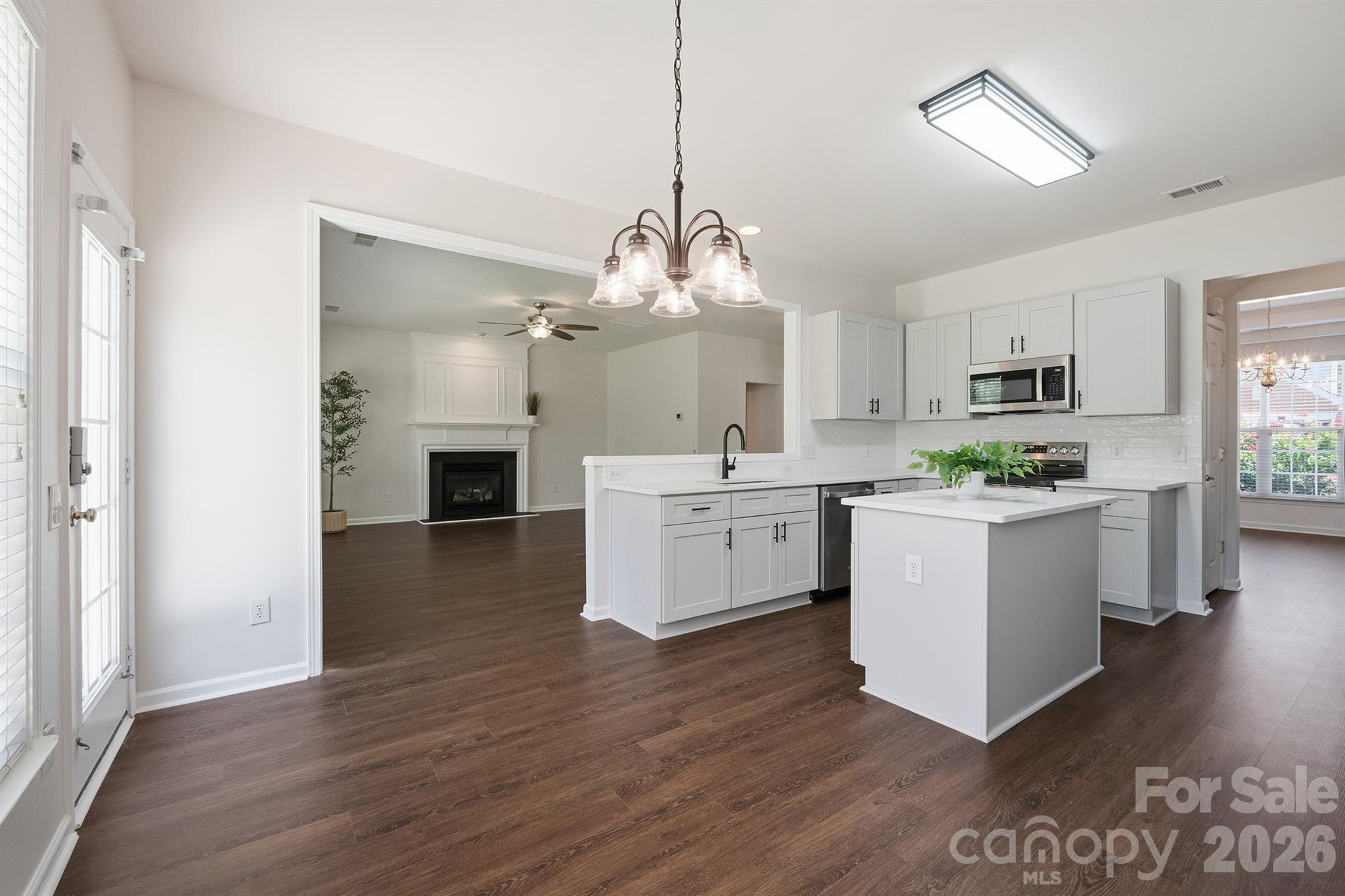 7633 Rathburn Lane — Charlotte