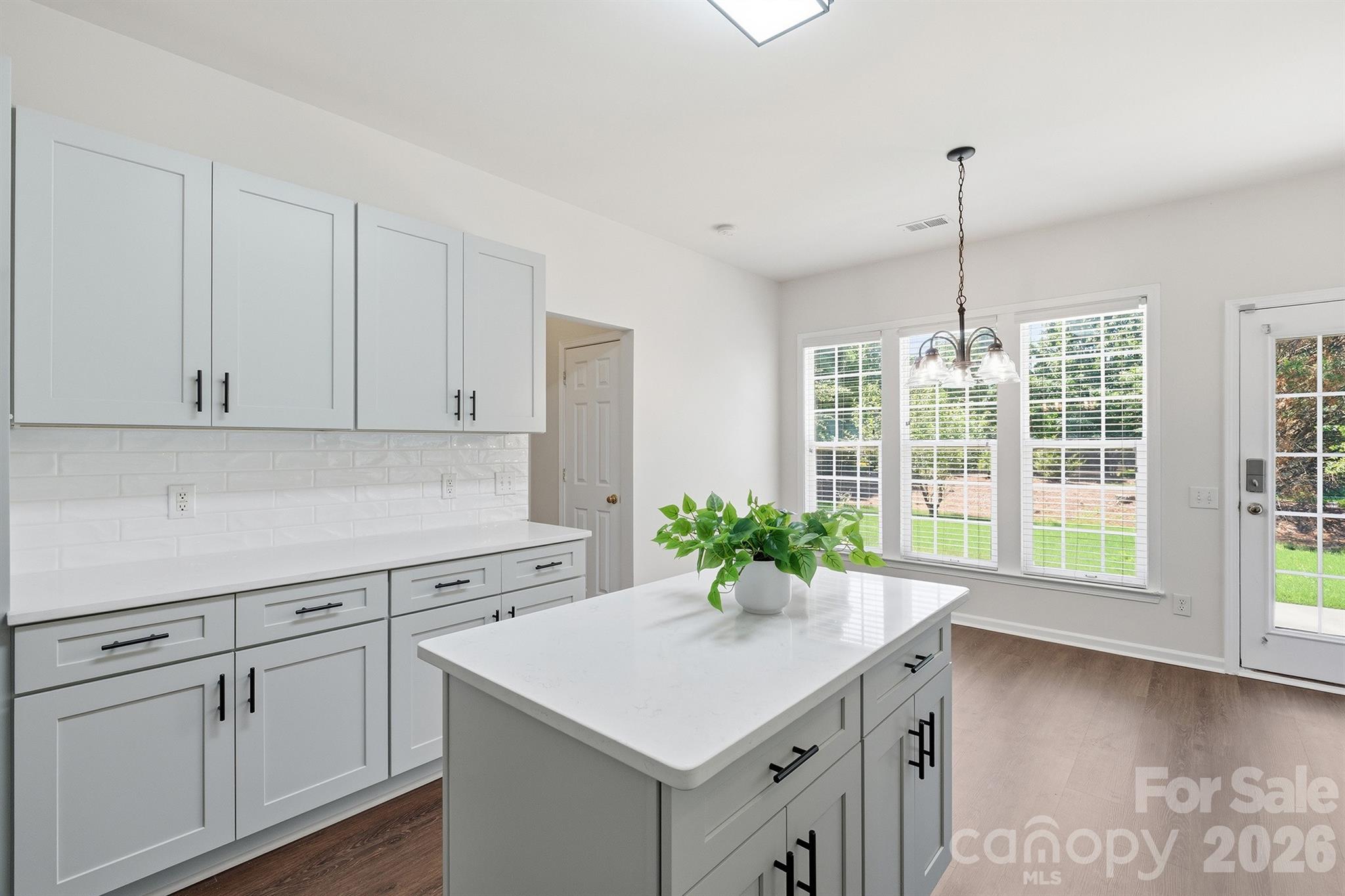 7633 Rathburn Lane — Charlotte