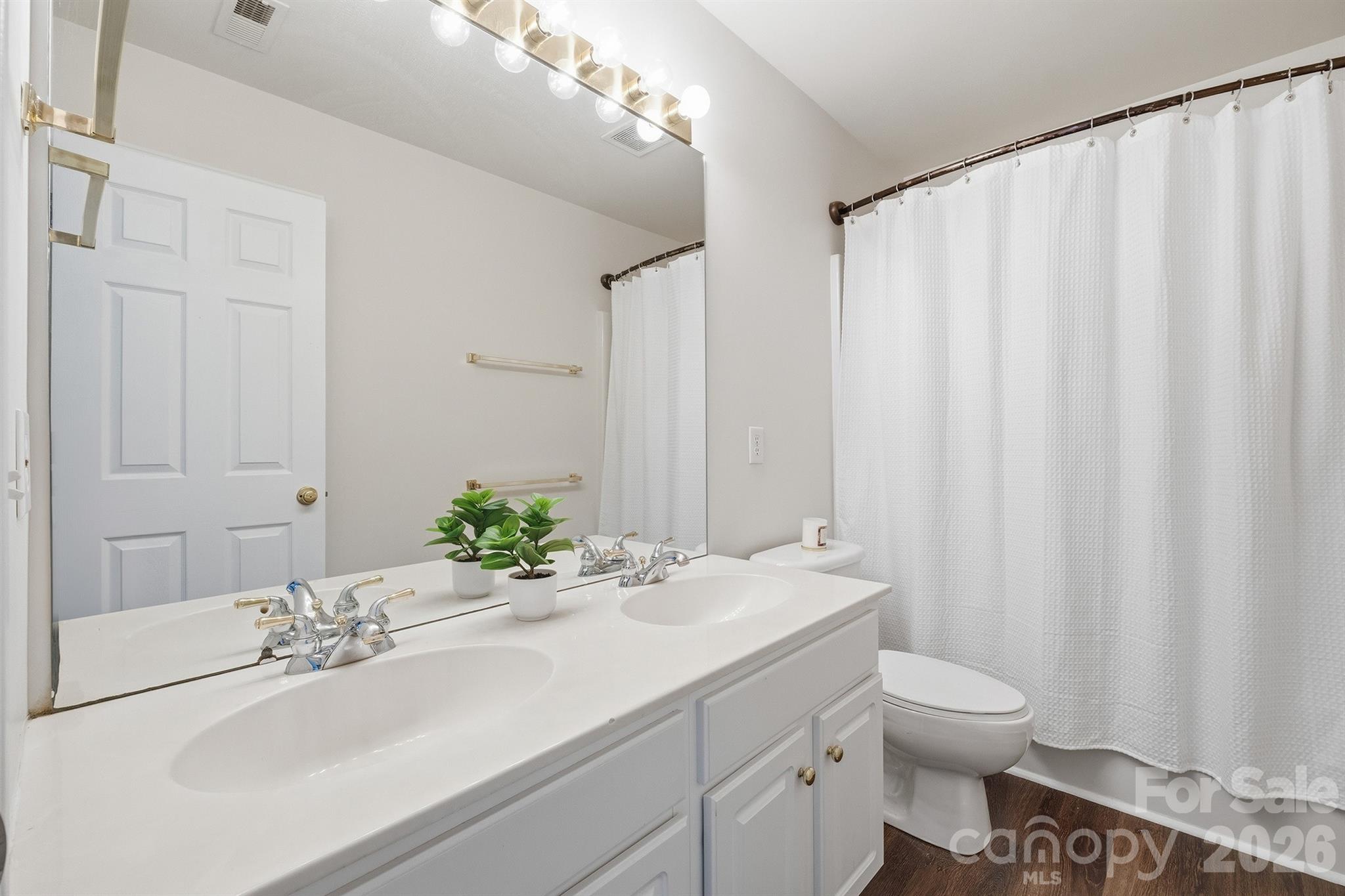 7633 Rathburn Lane — Charlotte