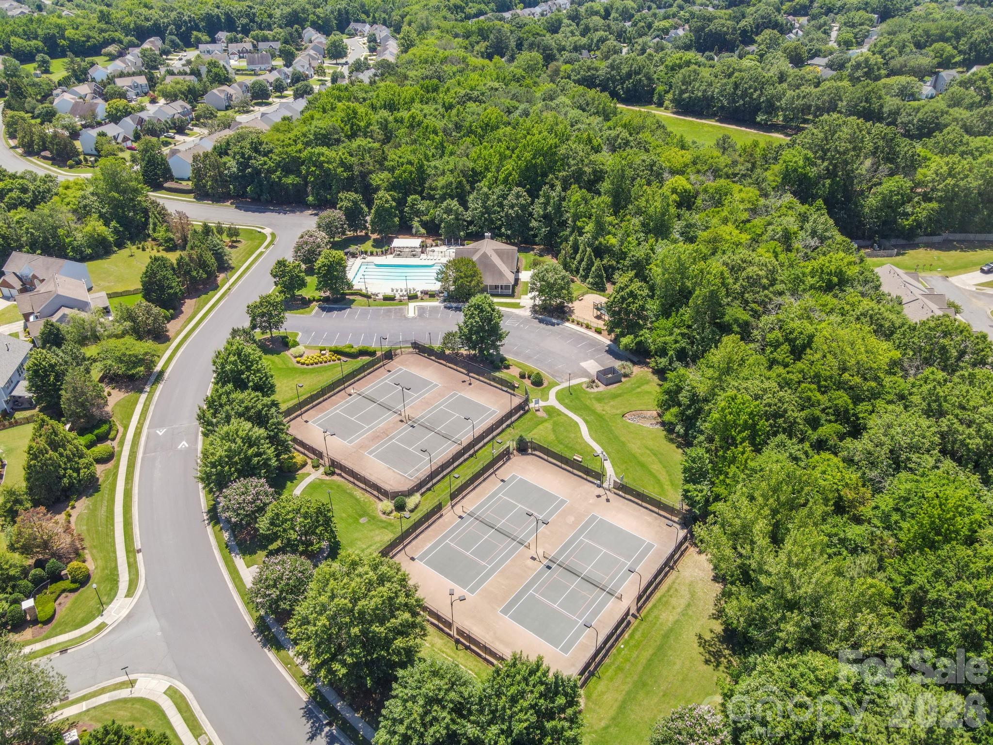 7633 Rathburn Lane — Charlotte