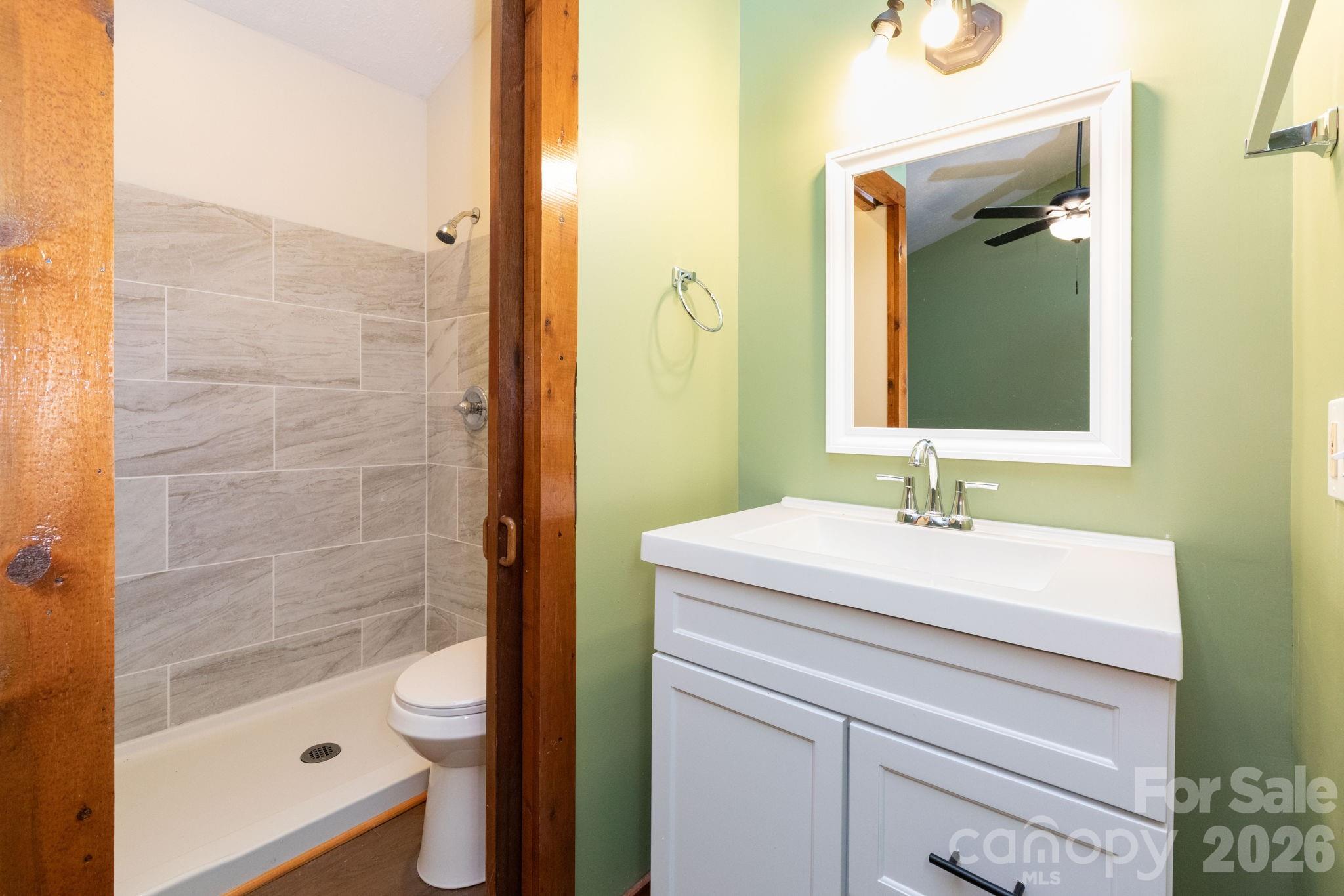 109 Narrow Way Road — Burnsville