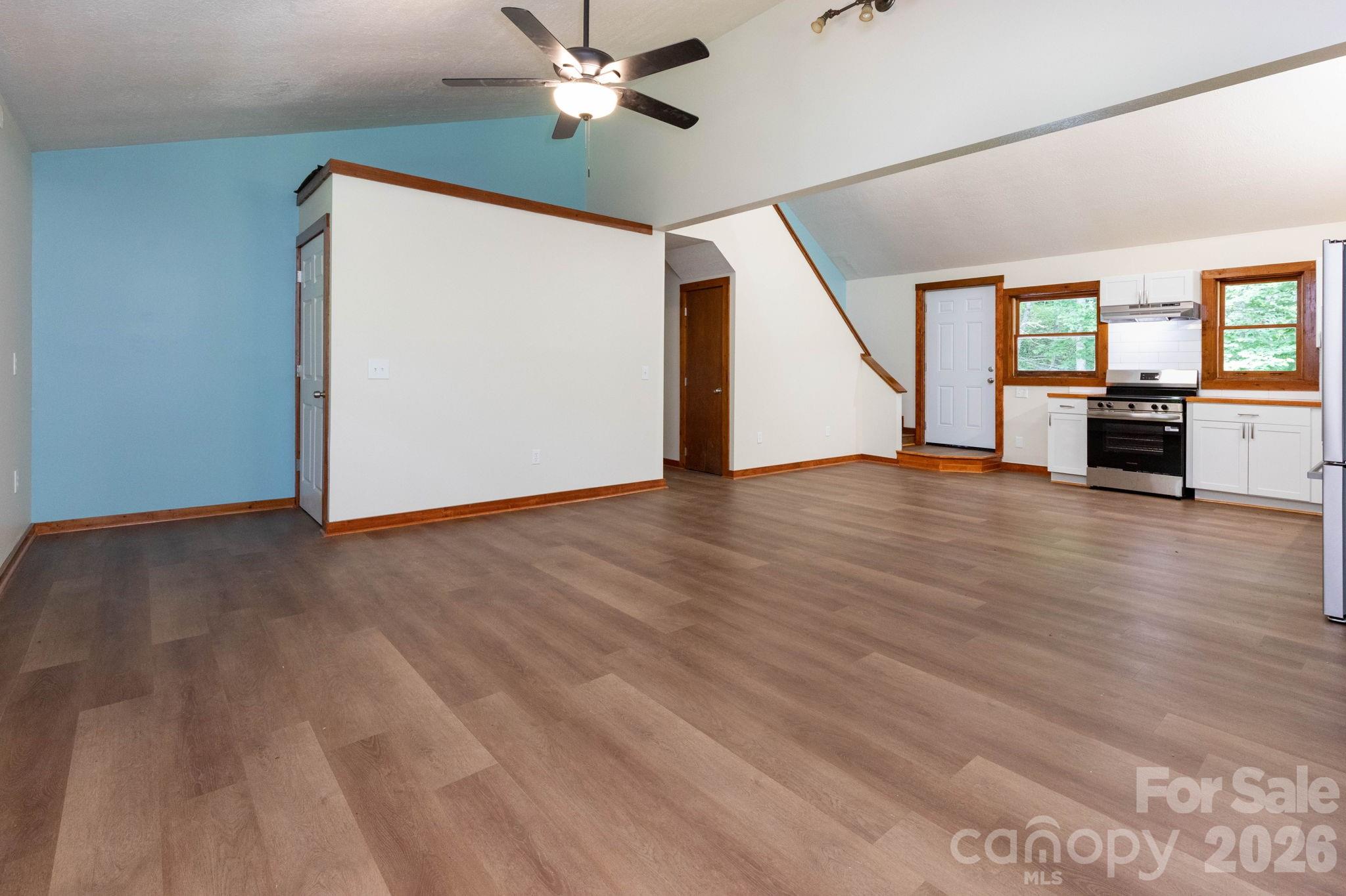 109 Narrow Way Road — Burnsville