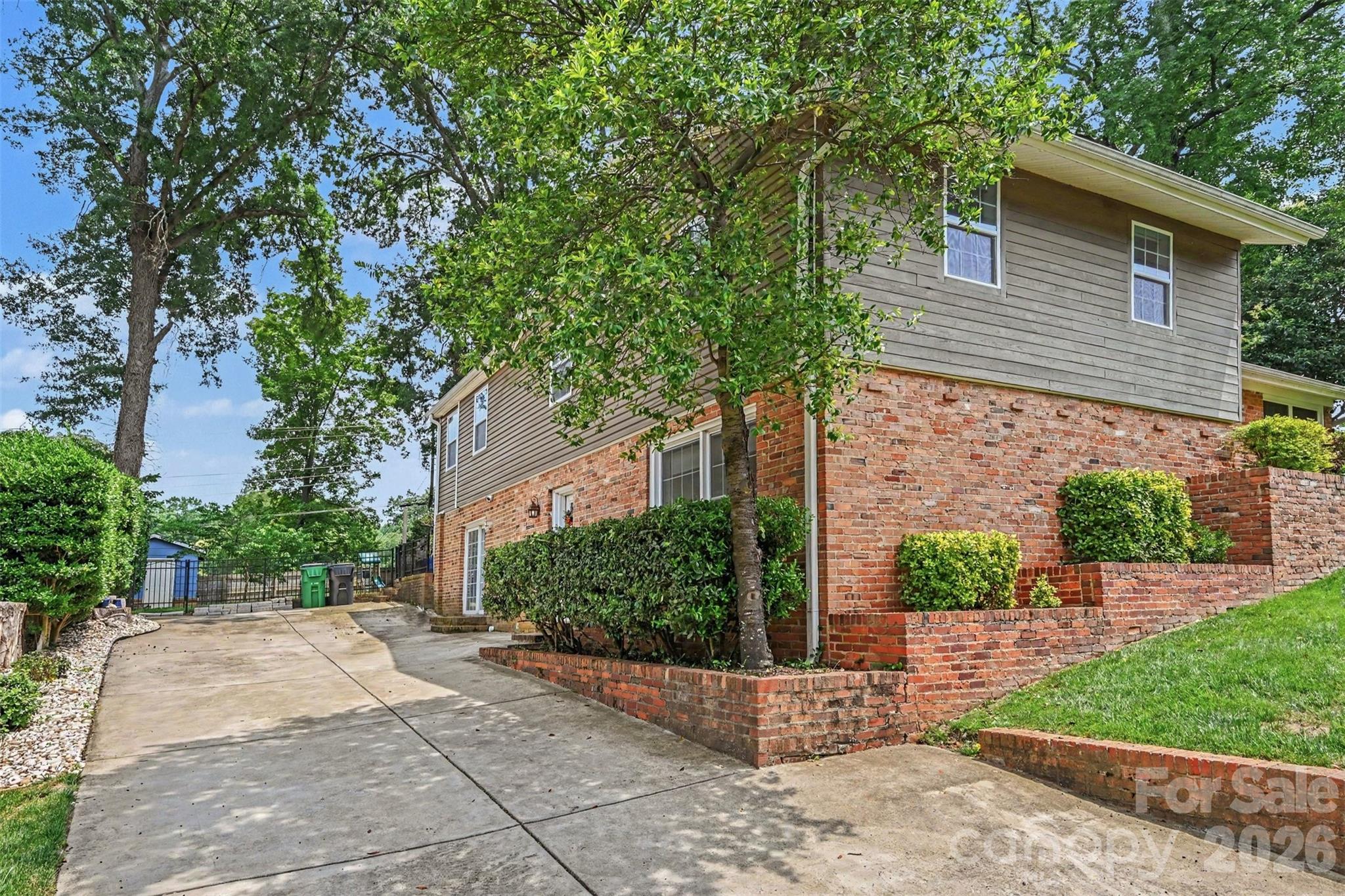 4931 Seacroft Road — Charlotte