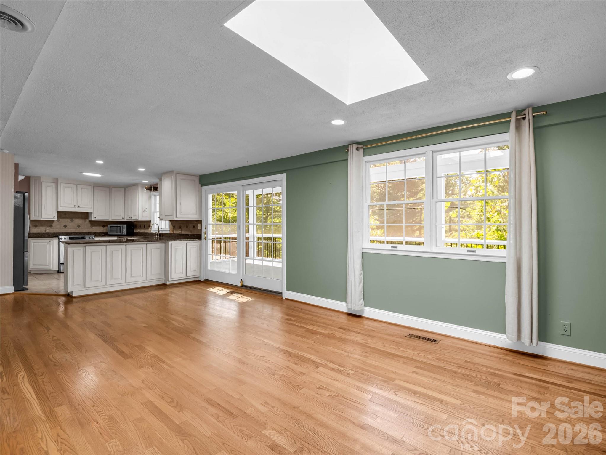 52 Forest Road — Asheville