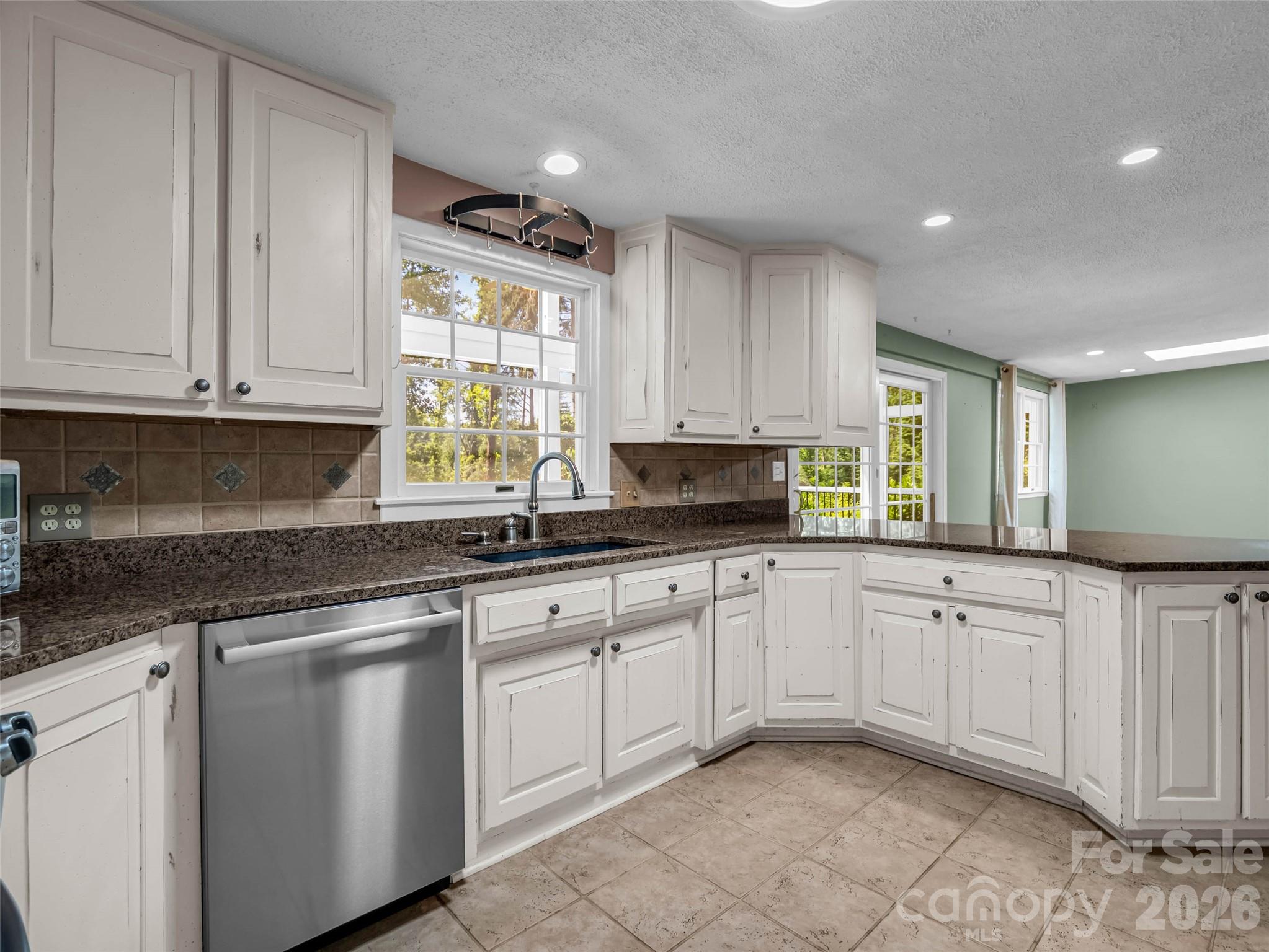 52 Forest Road — Asheville