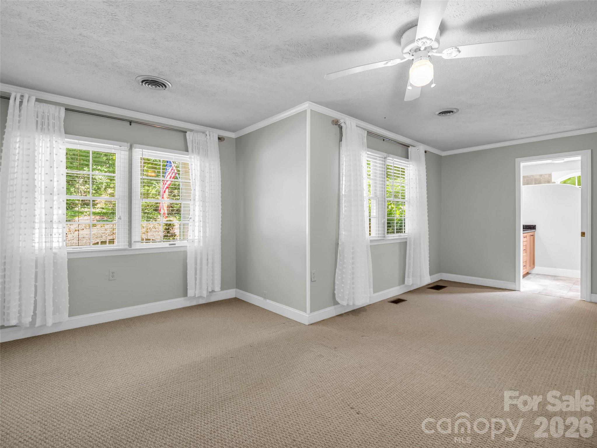 52 Forest Road — Asheville